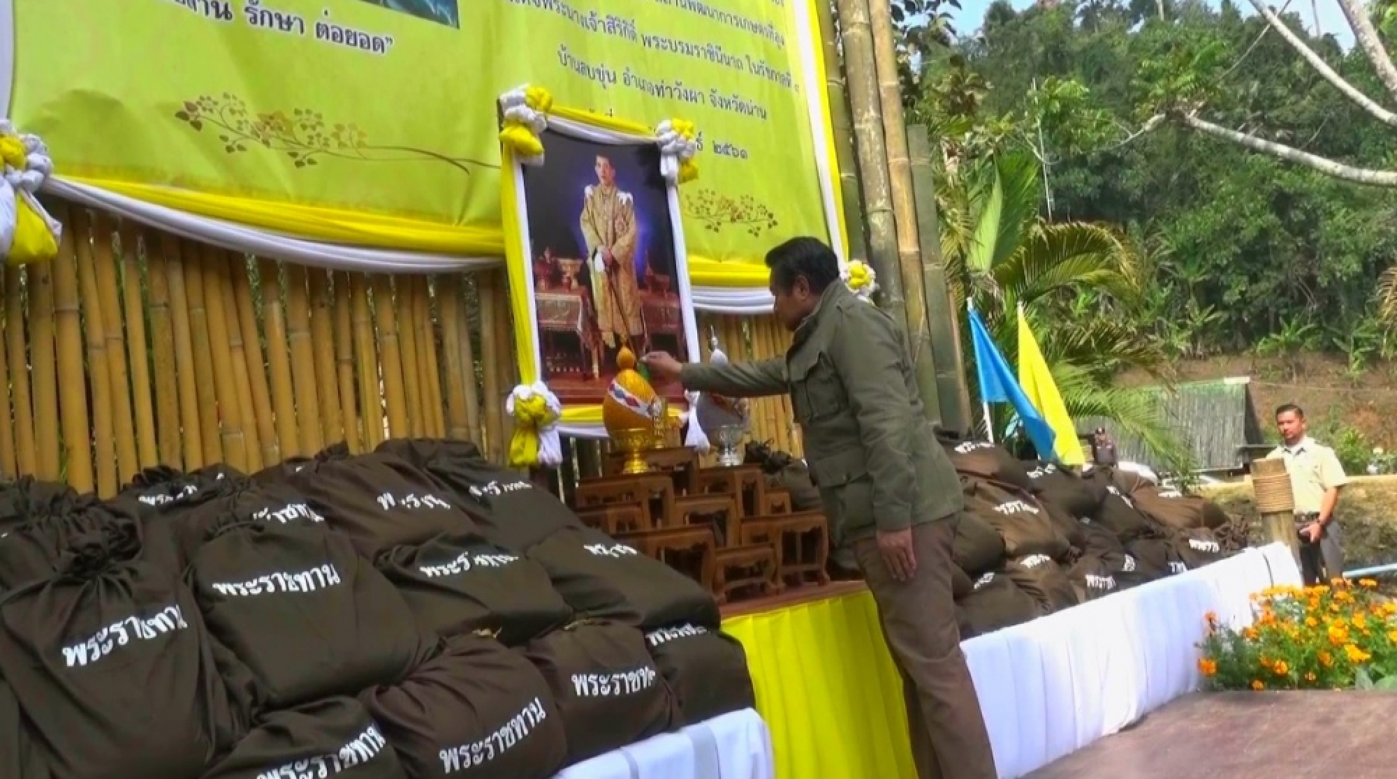 King sends Nan farmers a warm gift