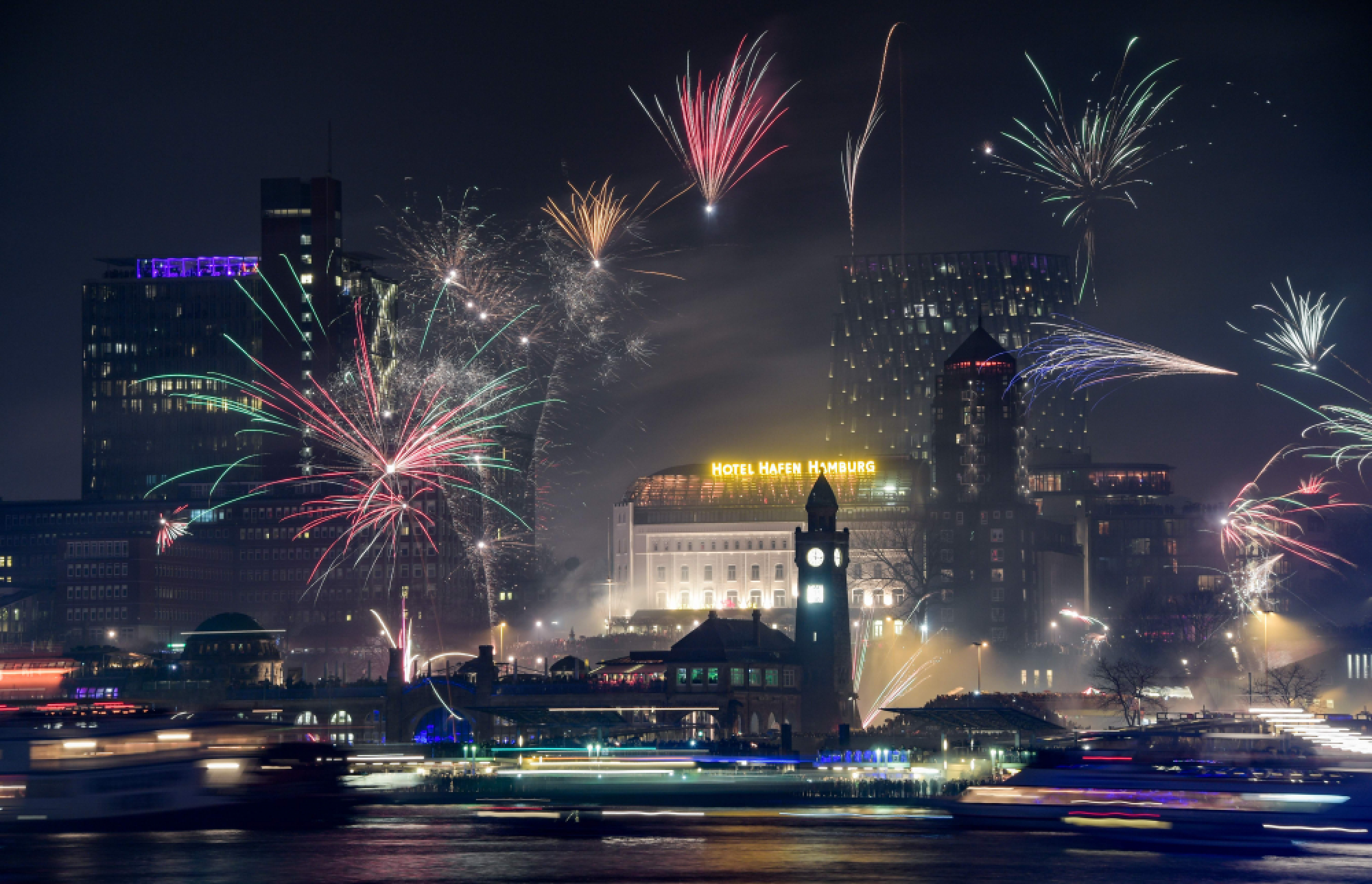 North American revelers welcome 2018