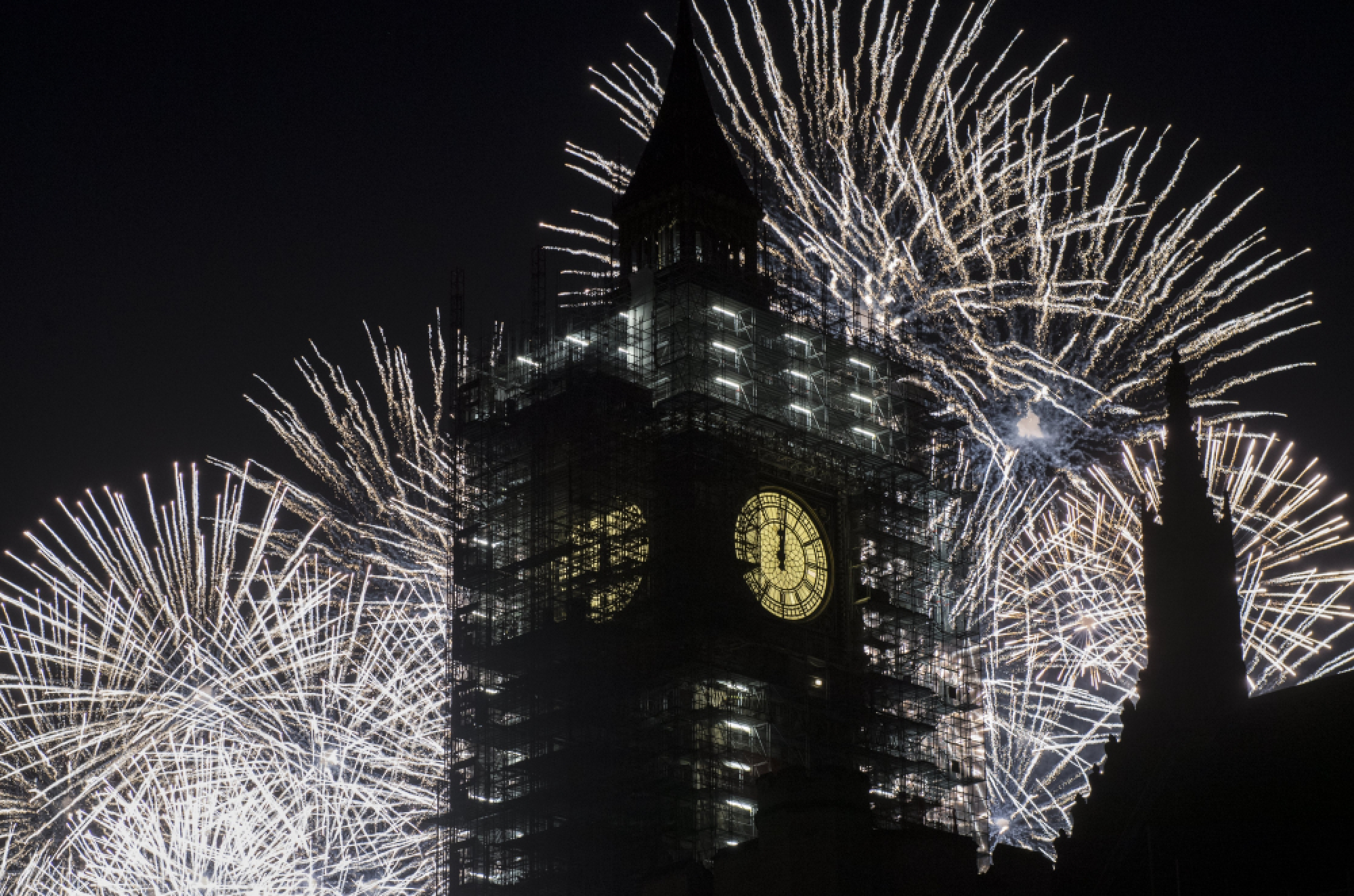 North American revelers welcome 2018