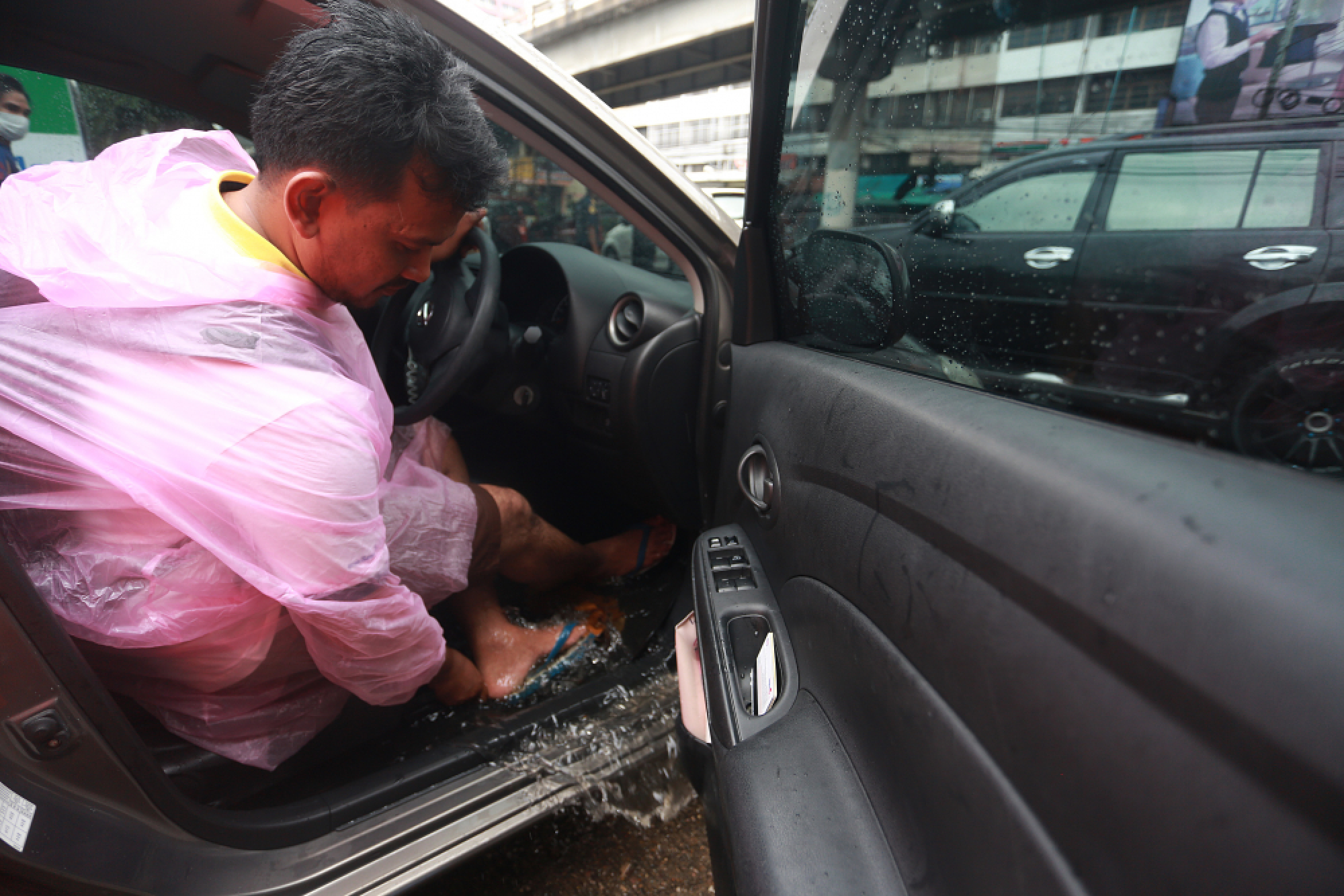 Downpour sparks traffic chaos