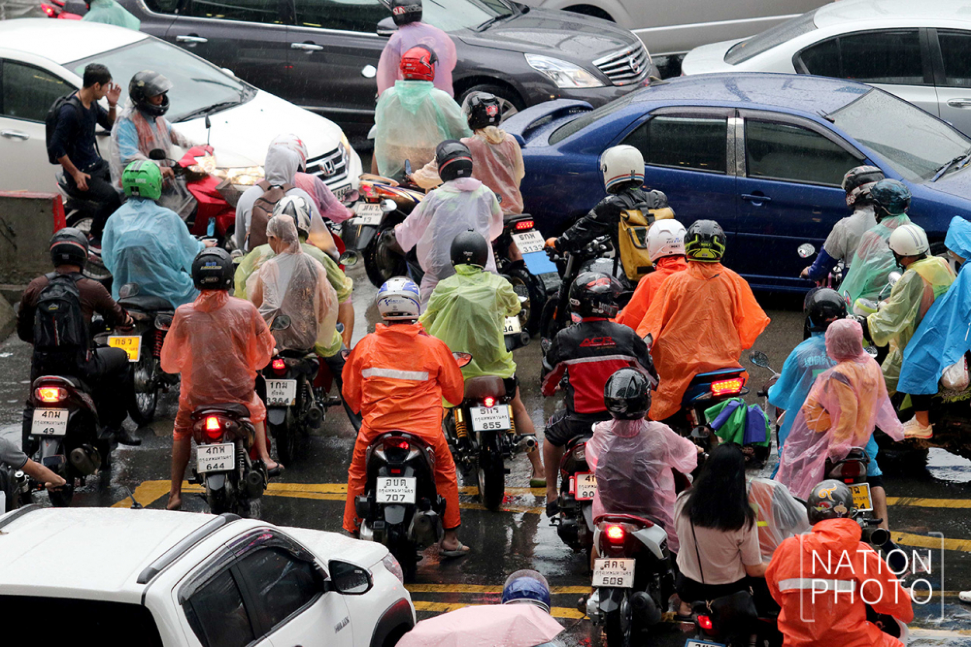 Rain causes traffic chaos