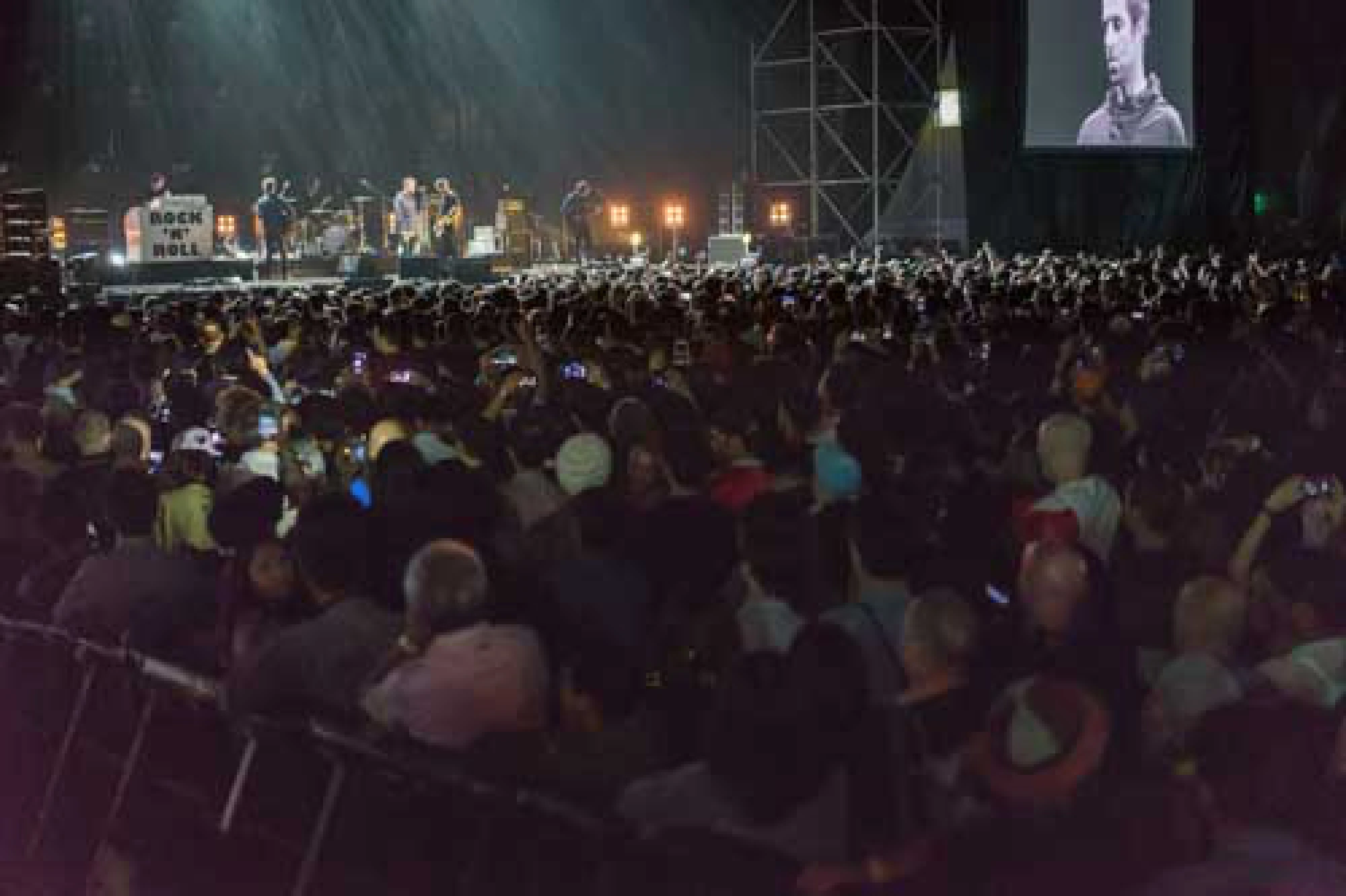 Give us a scowl, Liam!