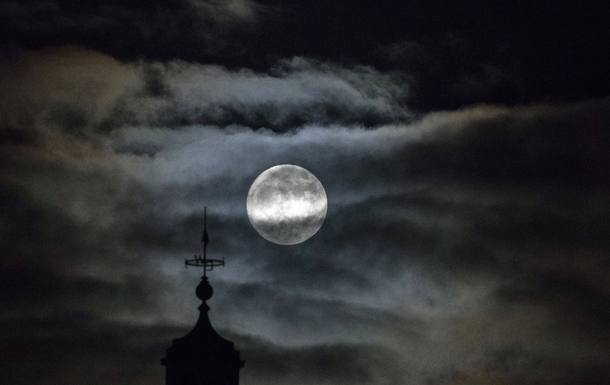 New year super moon