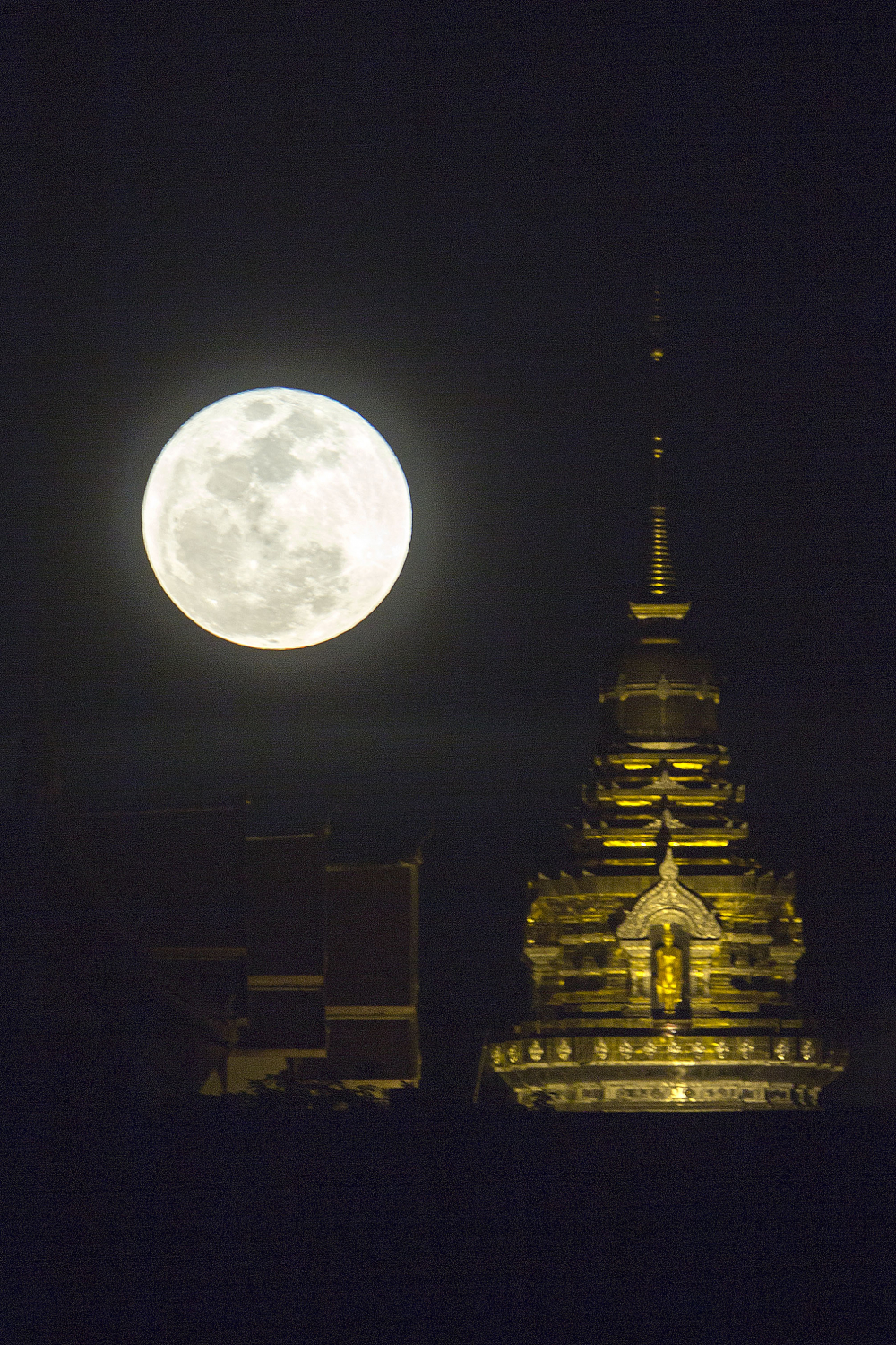 New year super moon