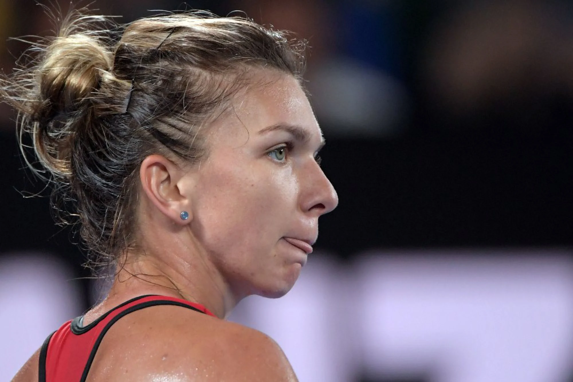  Emotional Wozniacki wins first major at Australian Open