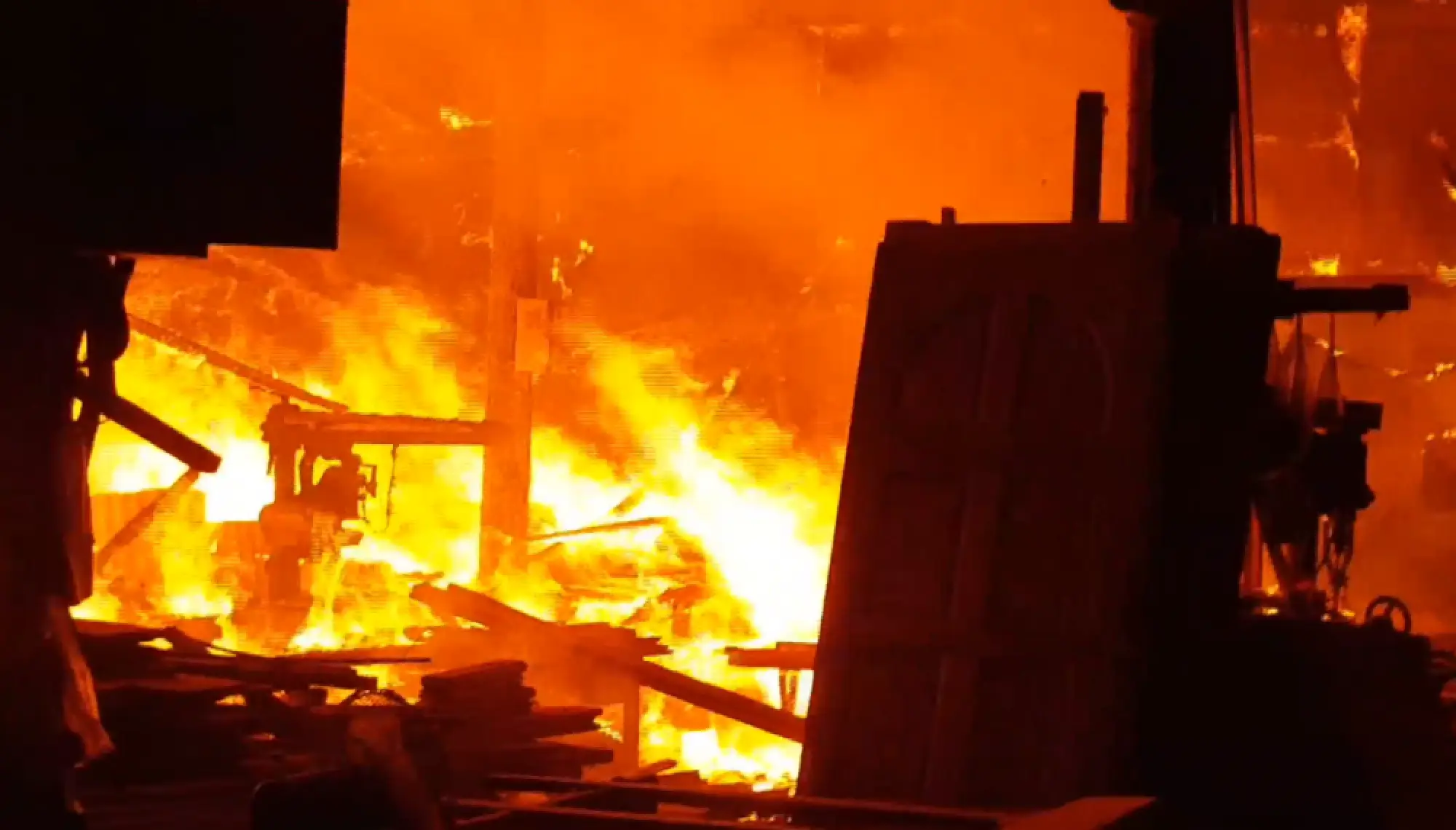 Fire damages factory in Phetchaburi