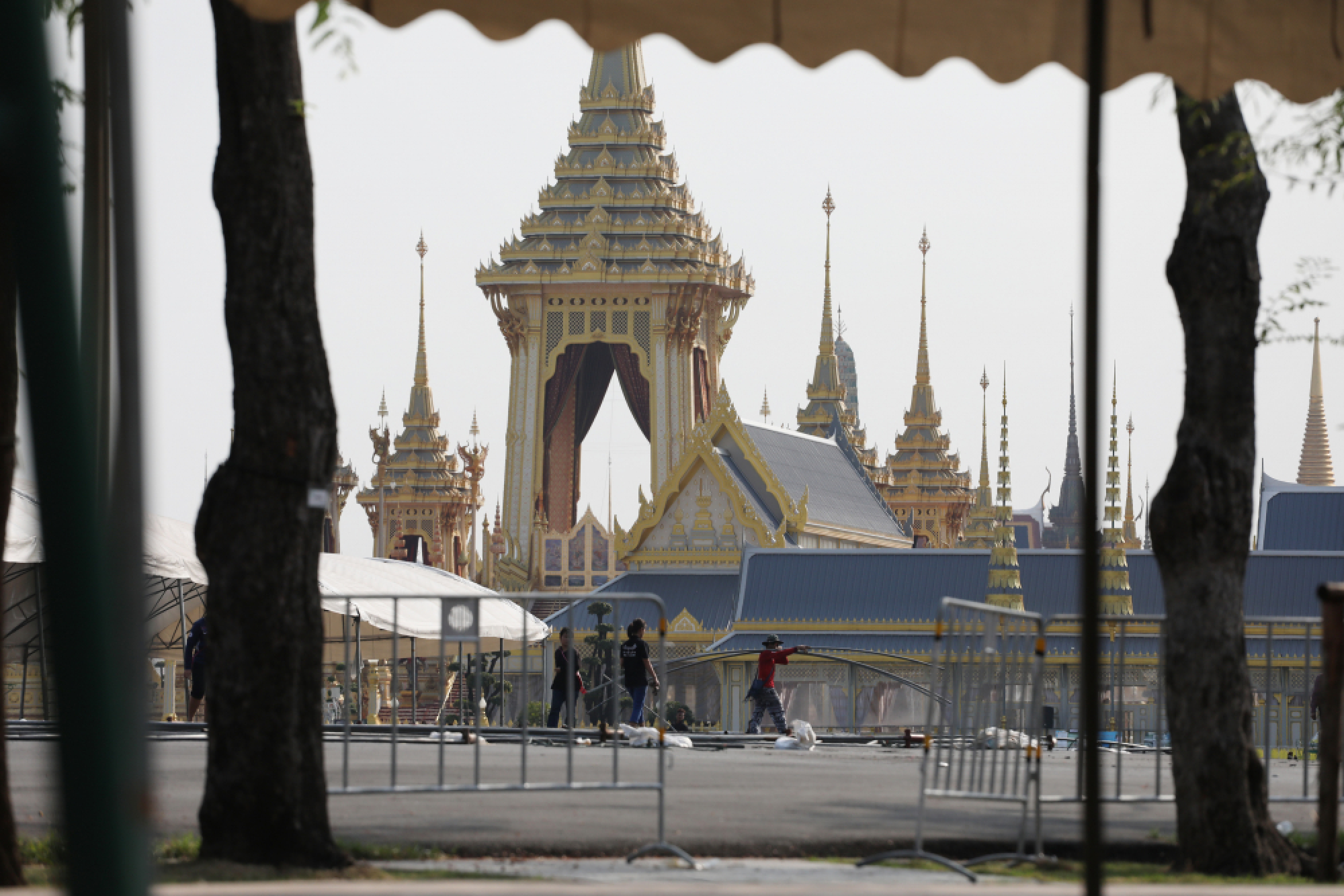 Pavilions around Royal Crematorium being dismantled