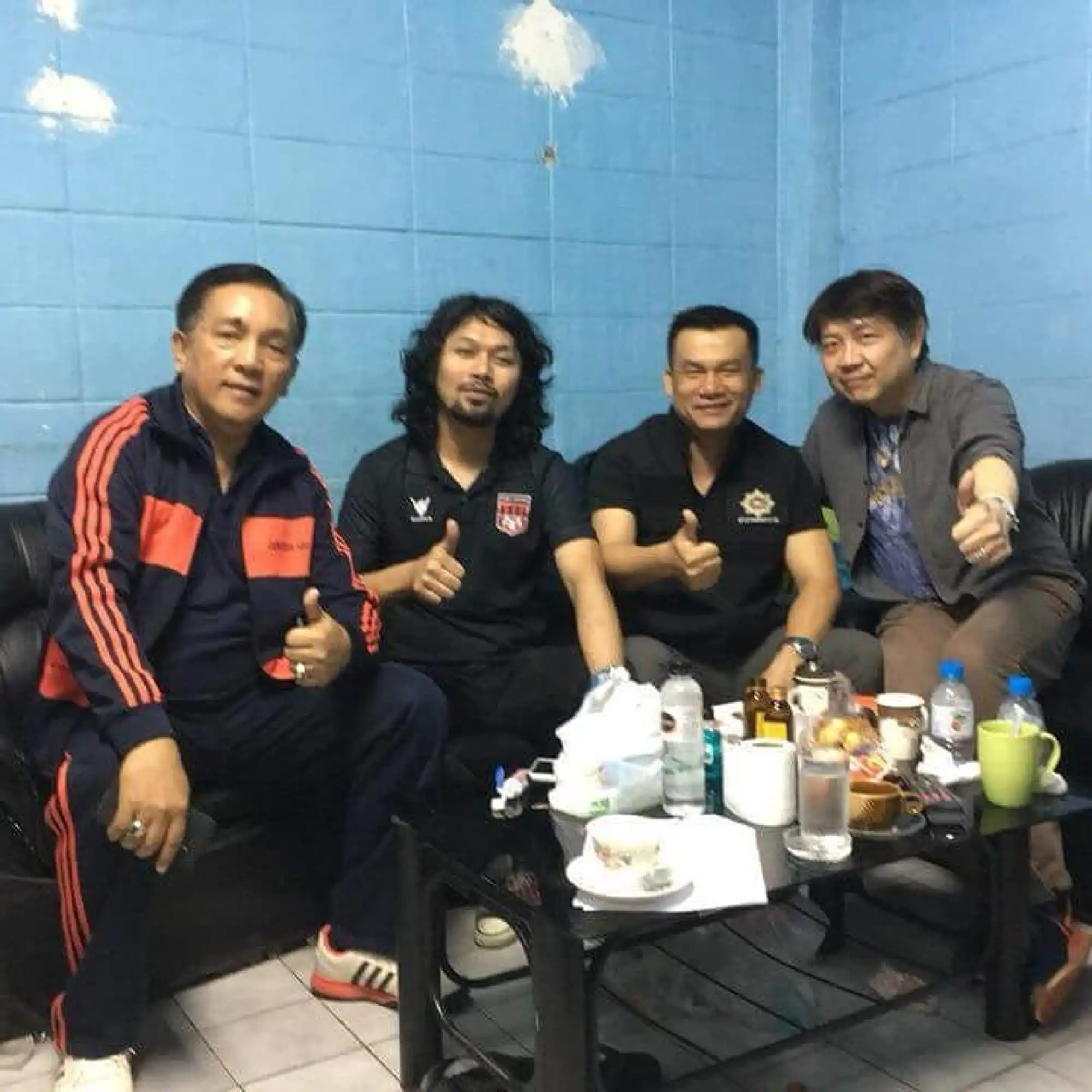 Rock star Sek Loso’s ‘pals’ in uniform face investigation