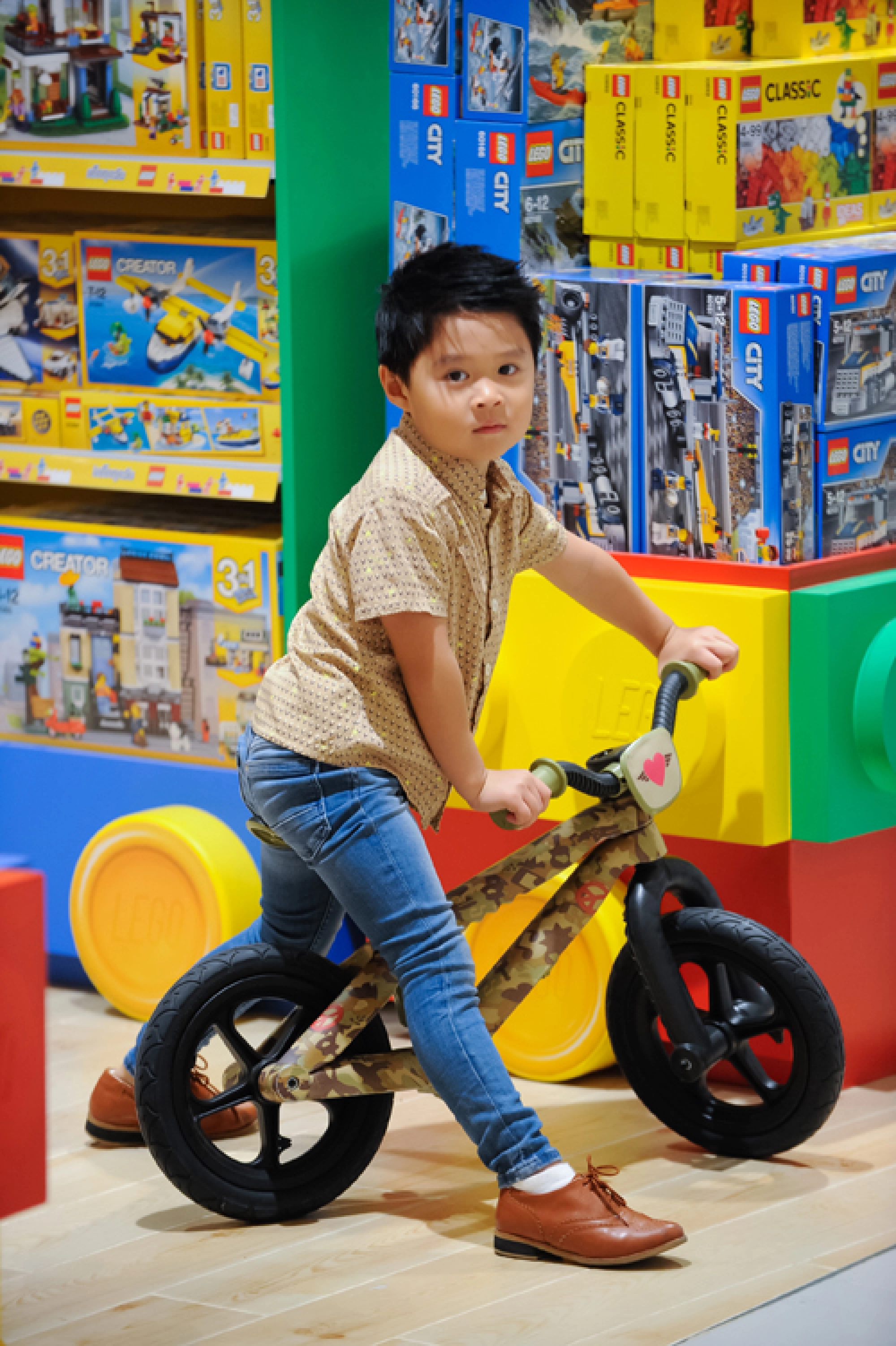 Monuments in building bricks