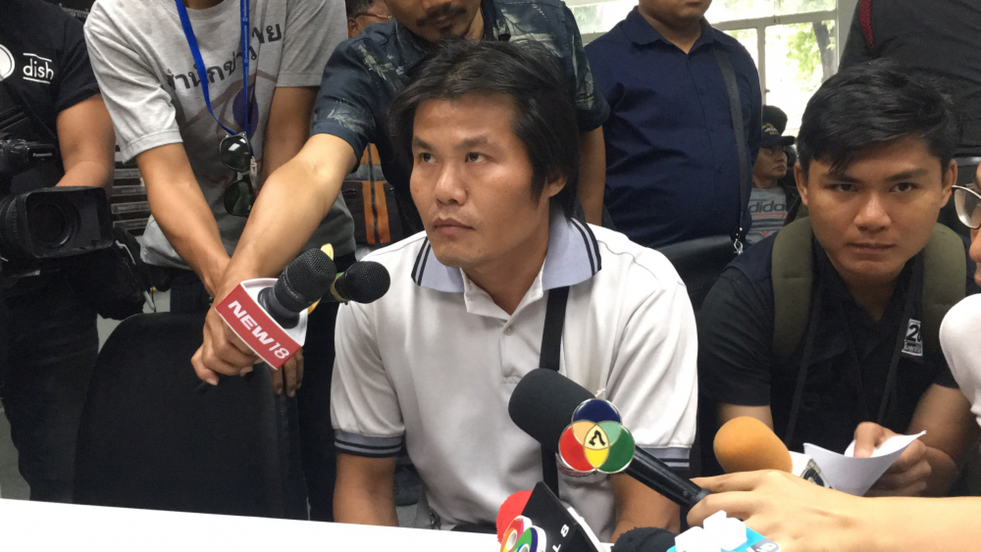 Taxi driver fined Bt1,000 for slingshot damage to actor’s Porsche