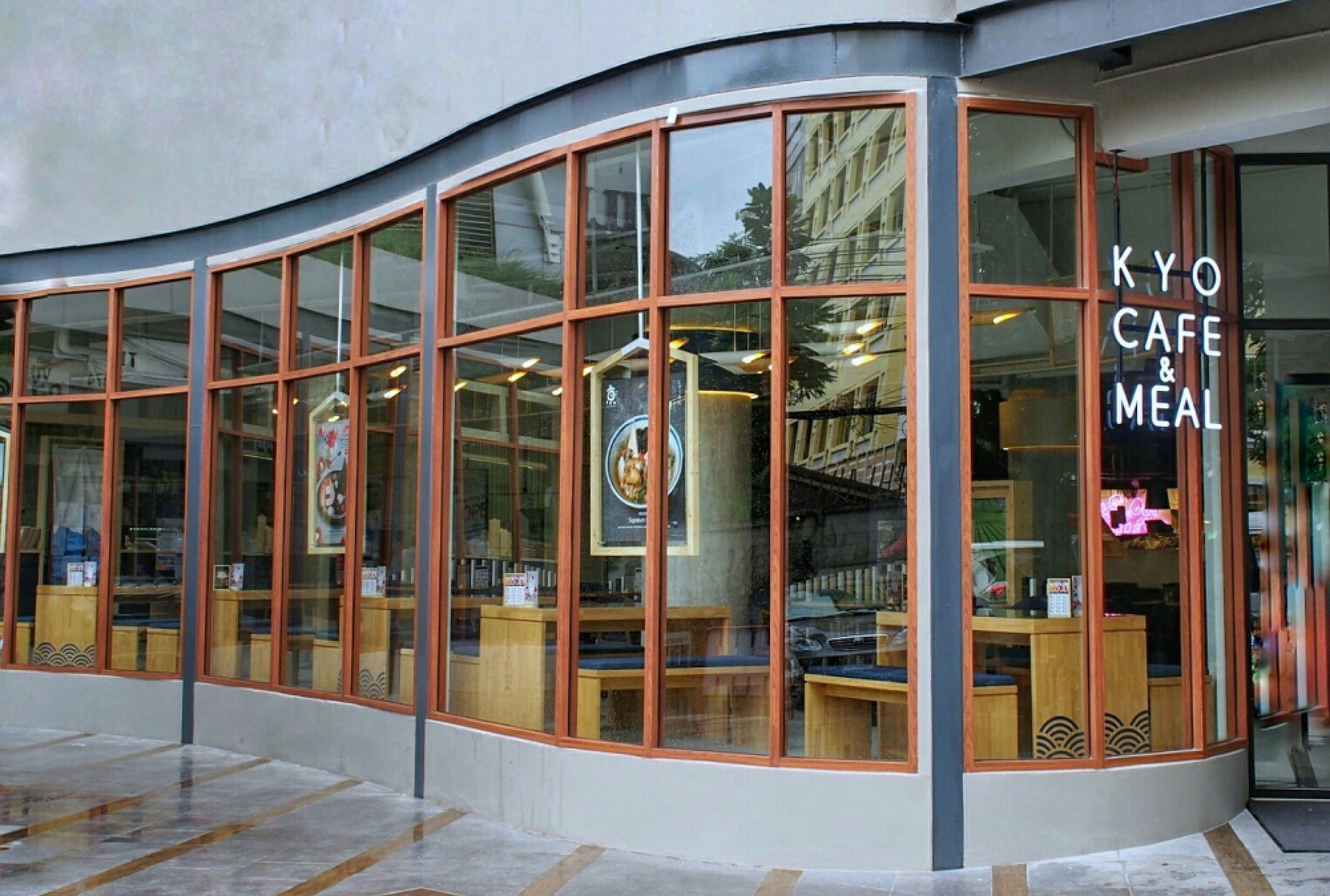 Something extra from Kyo Roll En