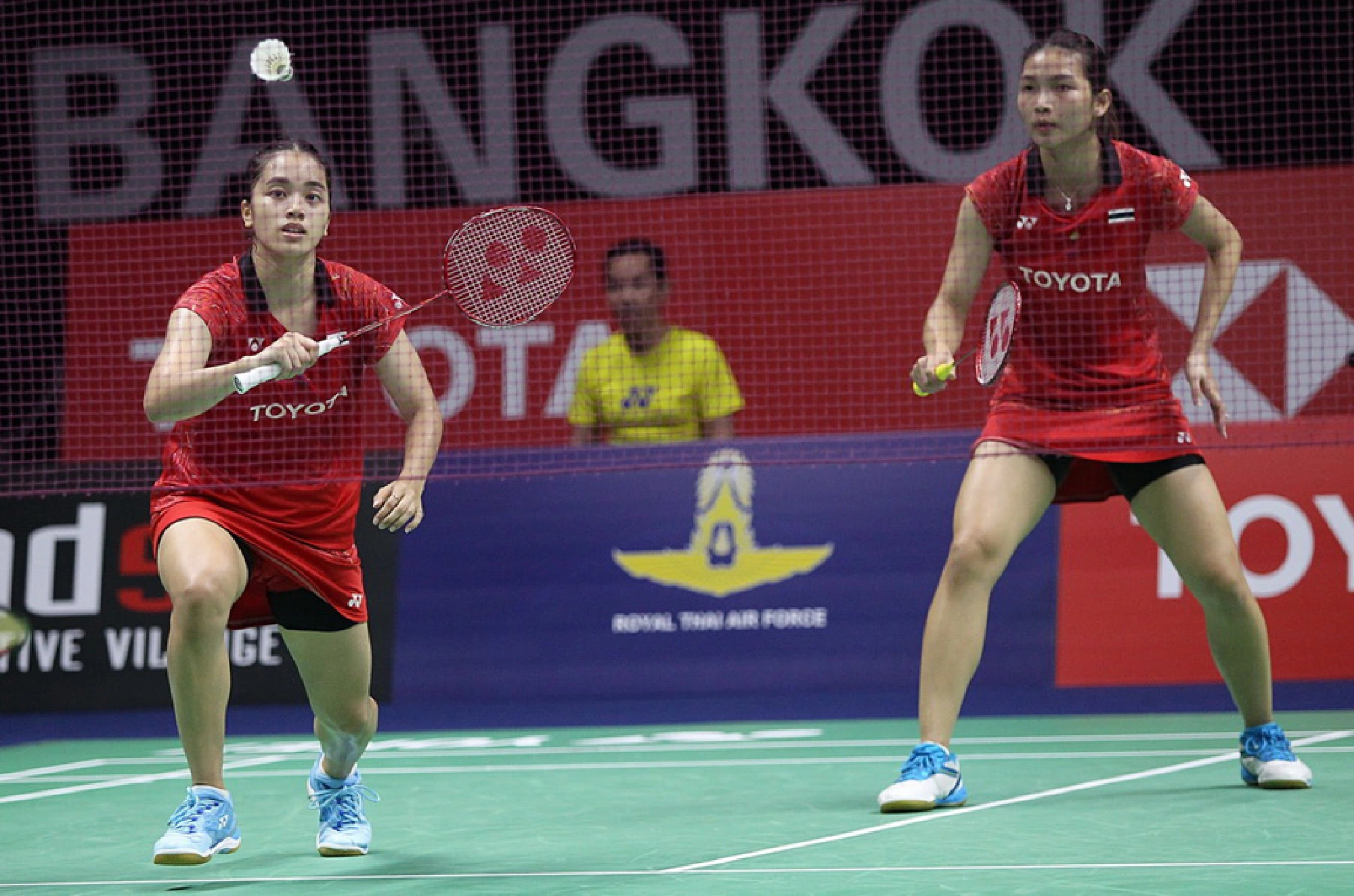 Okuhara and Pusarla set Thailand Open final shodown