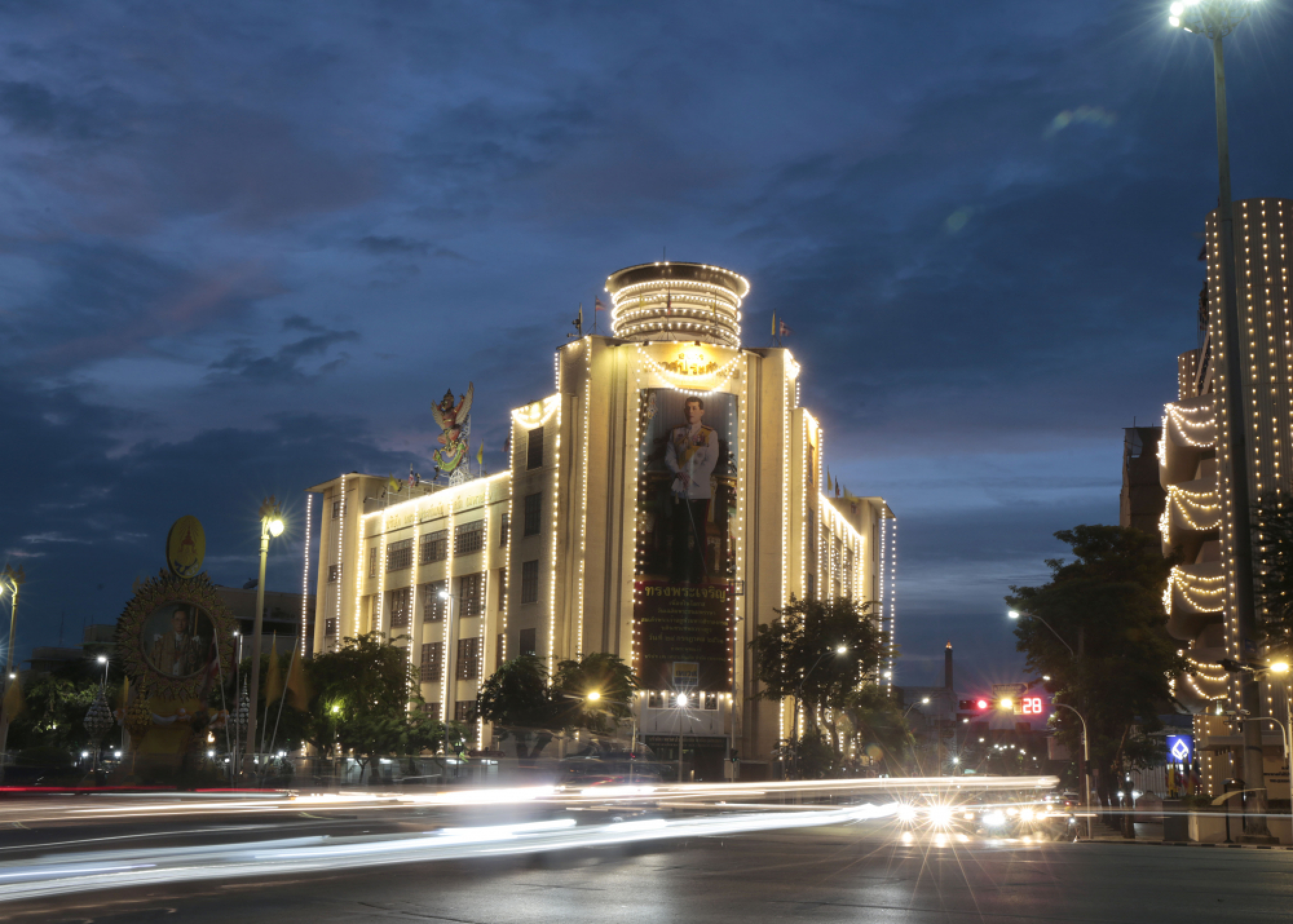 Bangkok lights up for King’s birthday