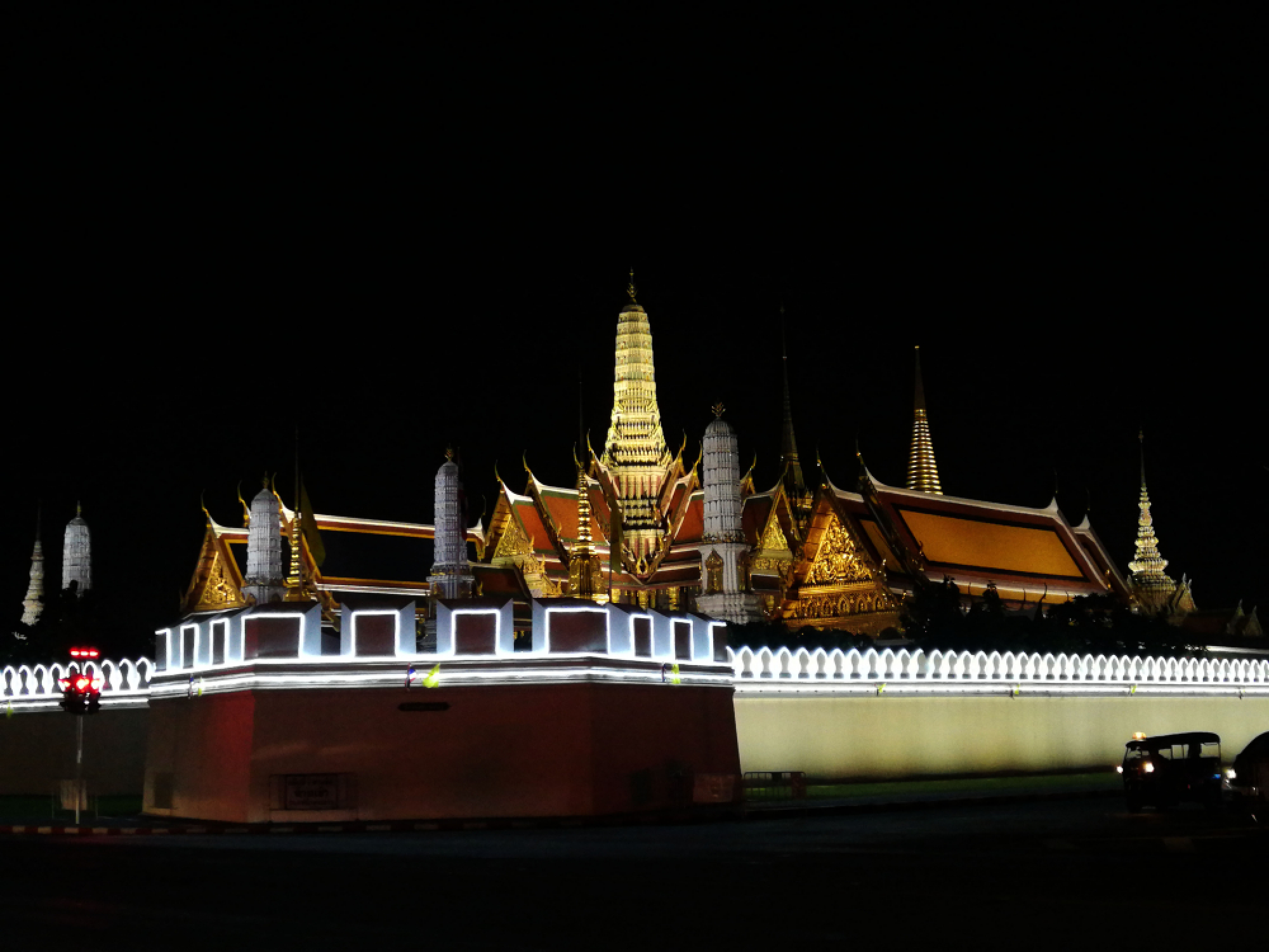 Bangkok lights up for King’s birthday