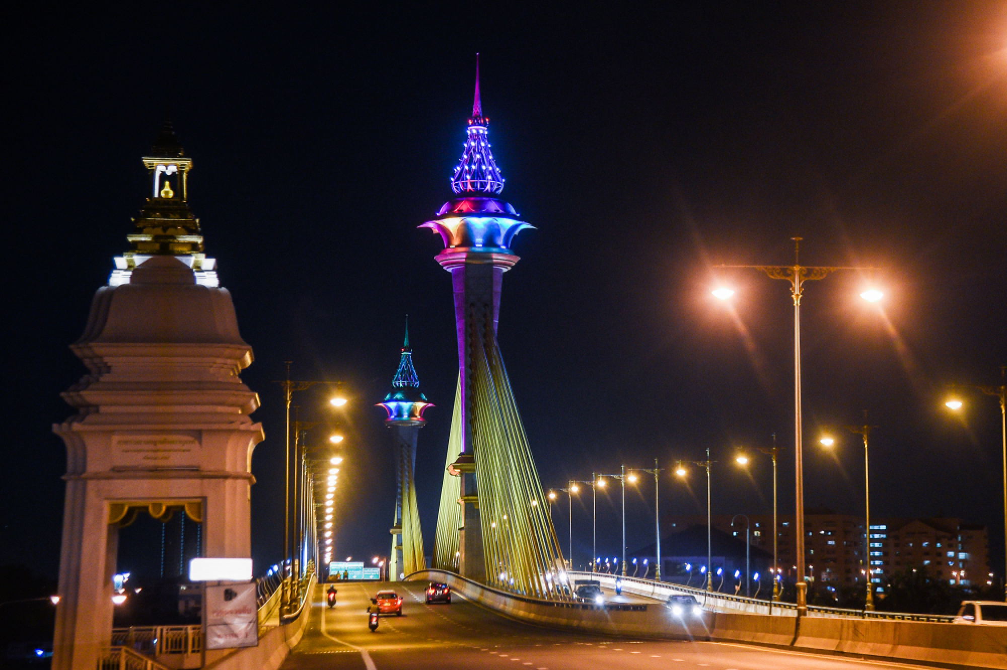 Bangkok lights up for King’s birthday