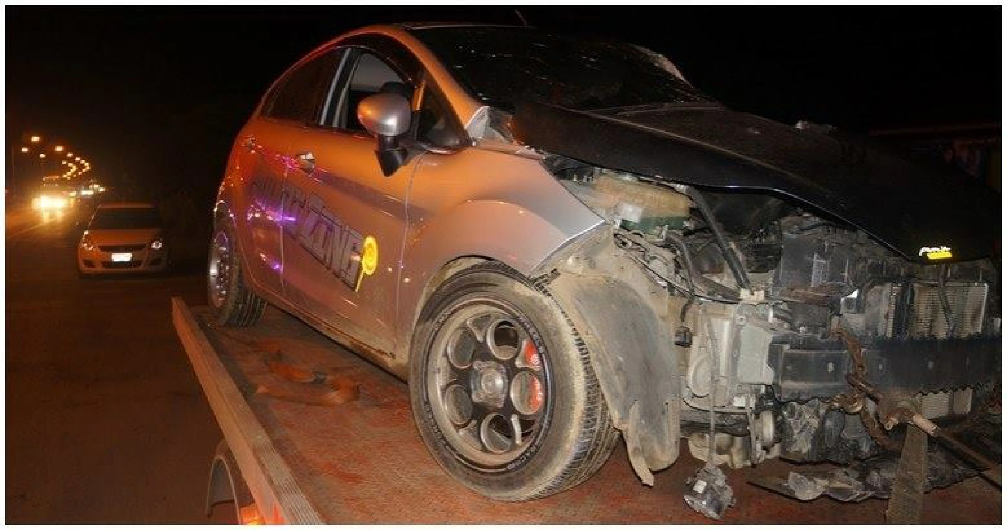 35 university students injured in Phrae bus-car crash