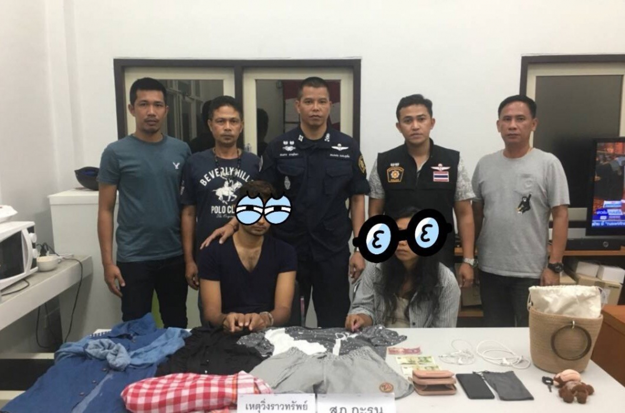 Pakistani and Indian bag snatchers arrested