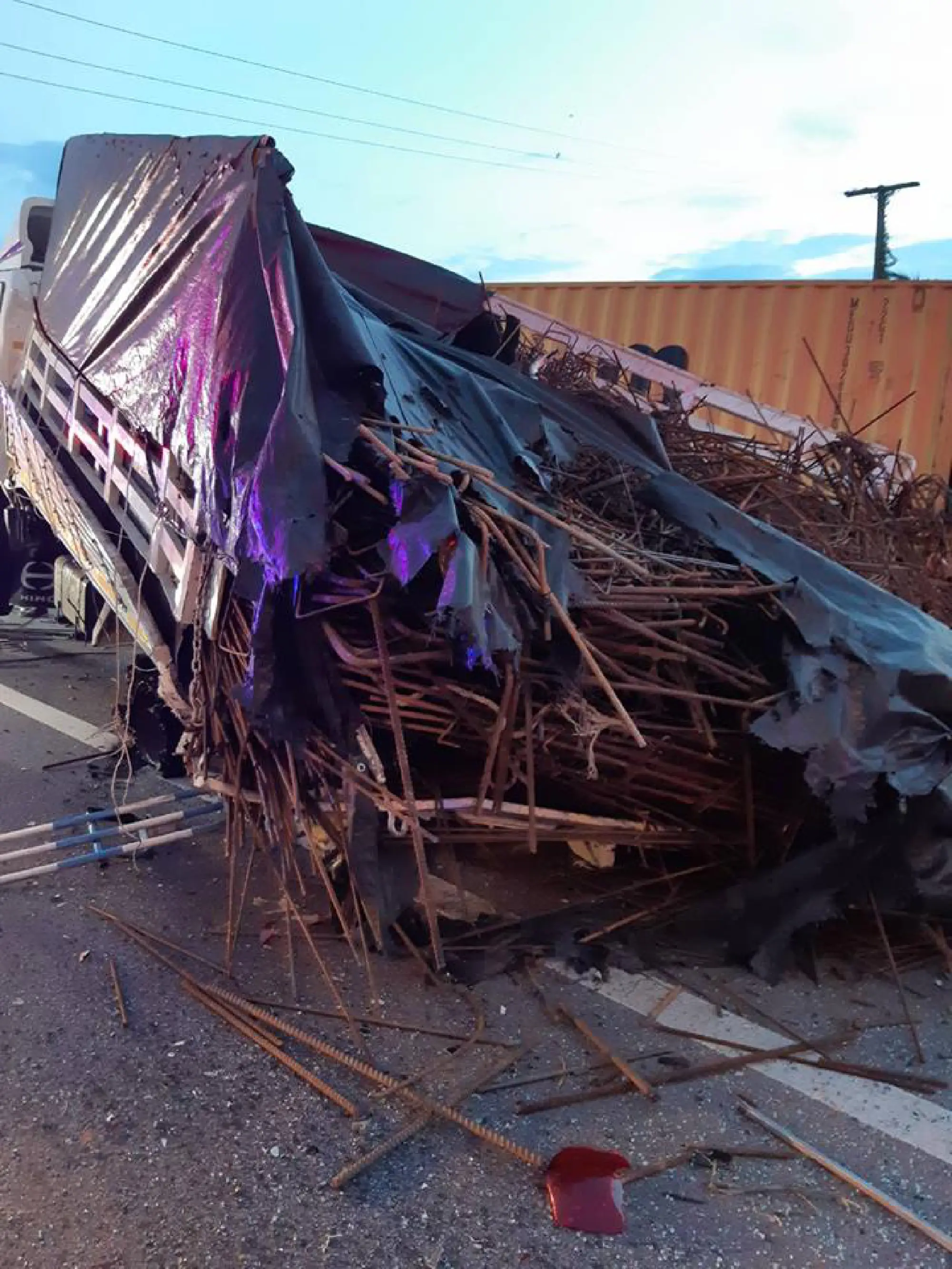 Update: Seven die in motorway crash