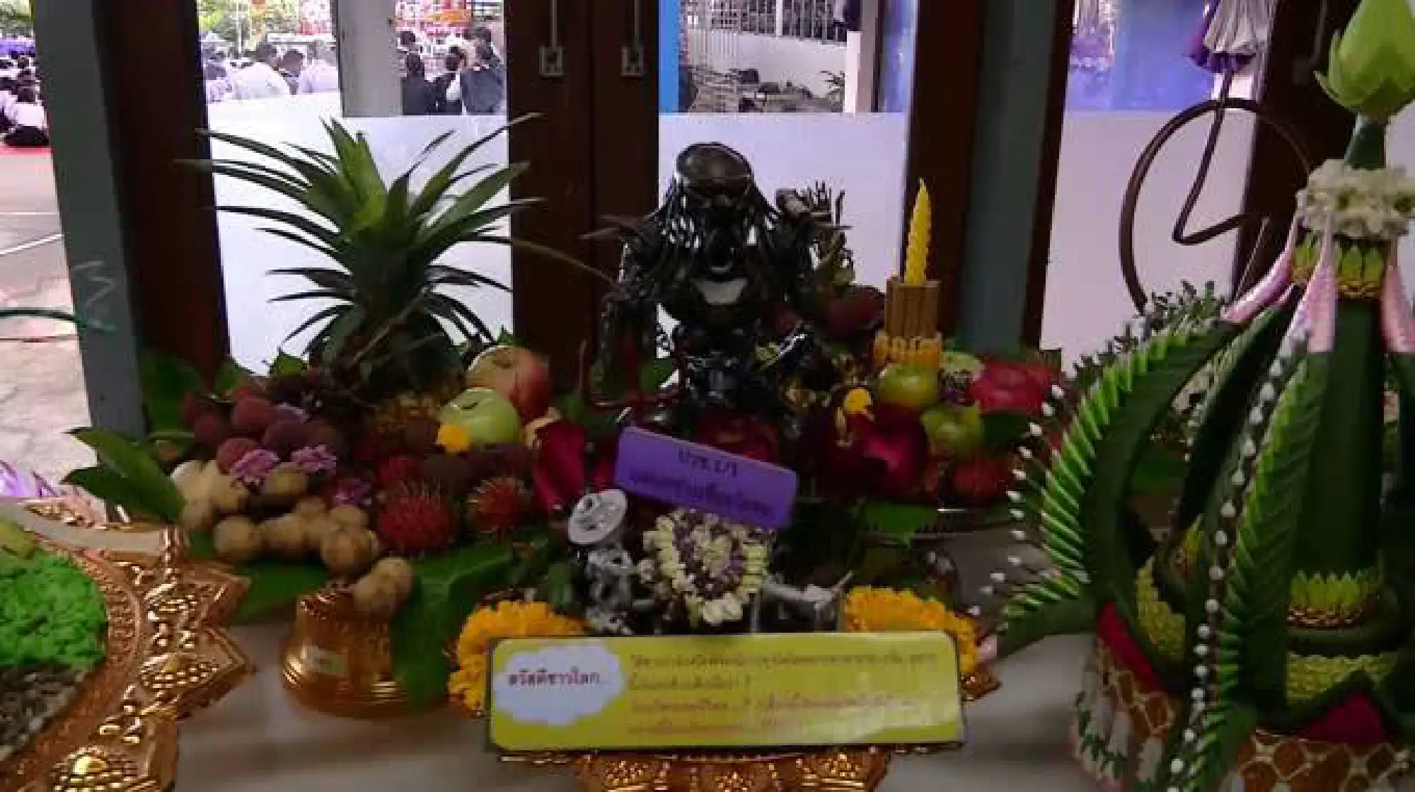 Phichit students modernise Wai Khru ritual in tribute to World Cup