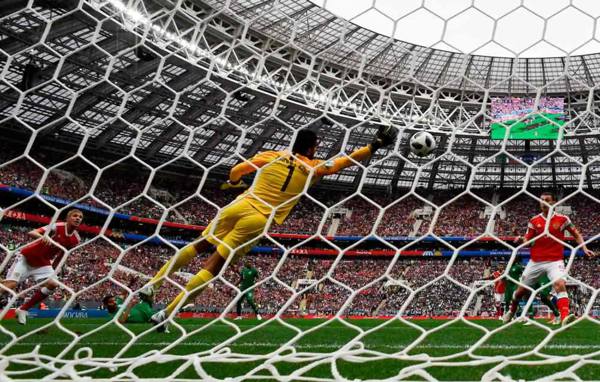 Russia thrash Saudi Arabia to launch World Cup in style