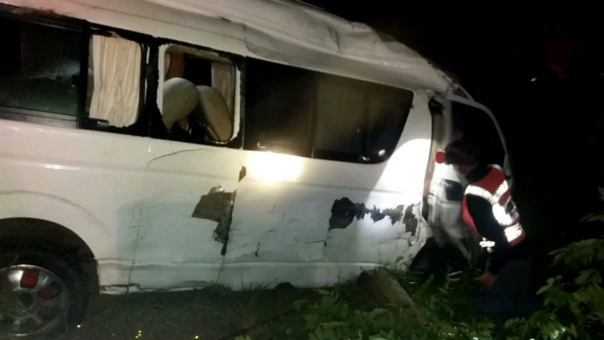 Eight injured in Korat van accident