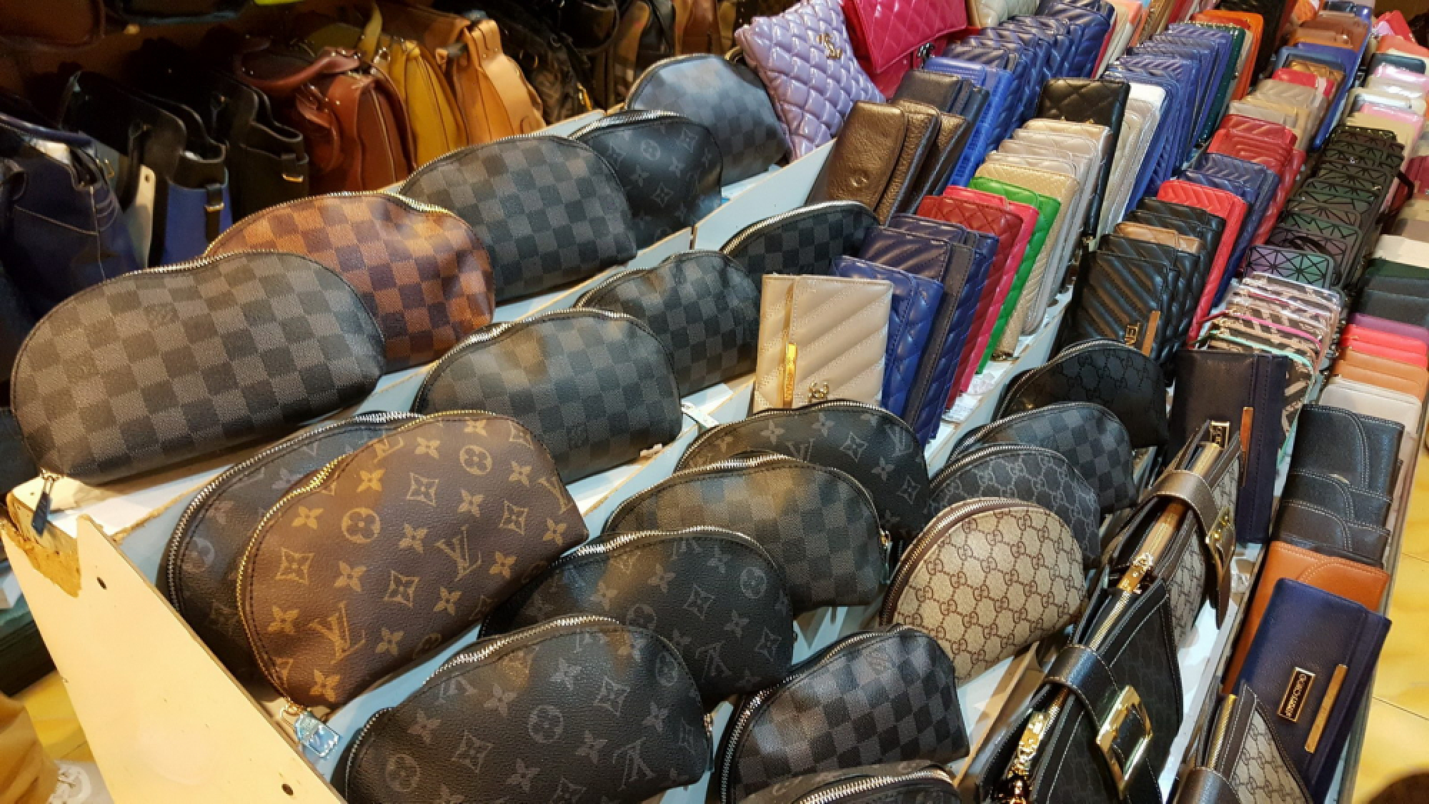 Fake goods seized at Patong warehouse