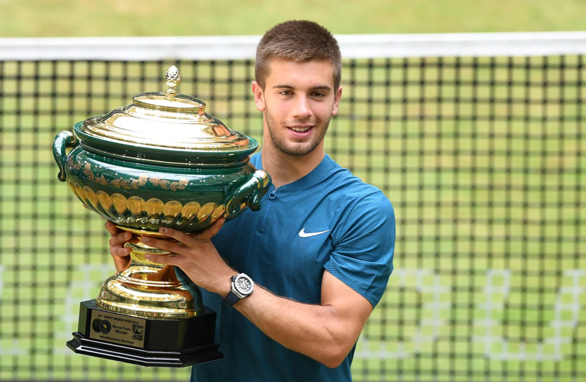 Young gun Coric upsets Federer for 2nd career title