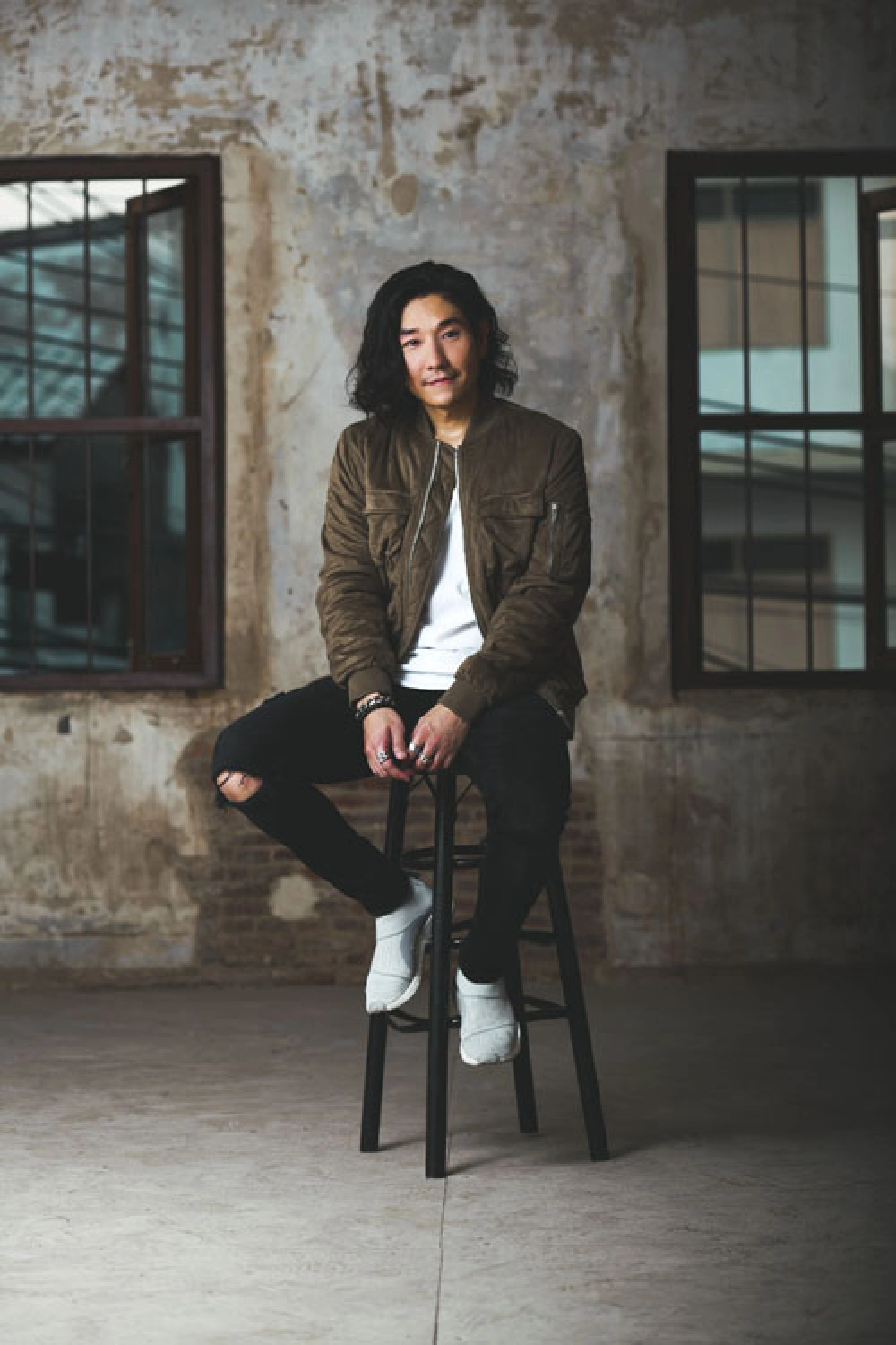 Come to the cabaret, say B5