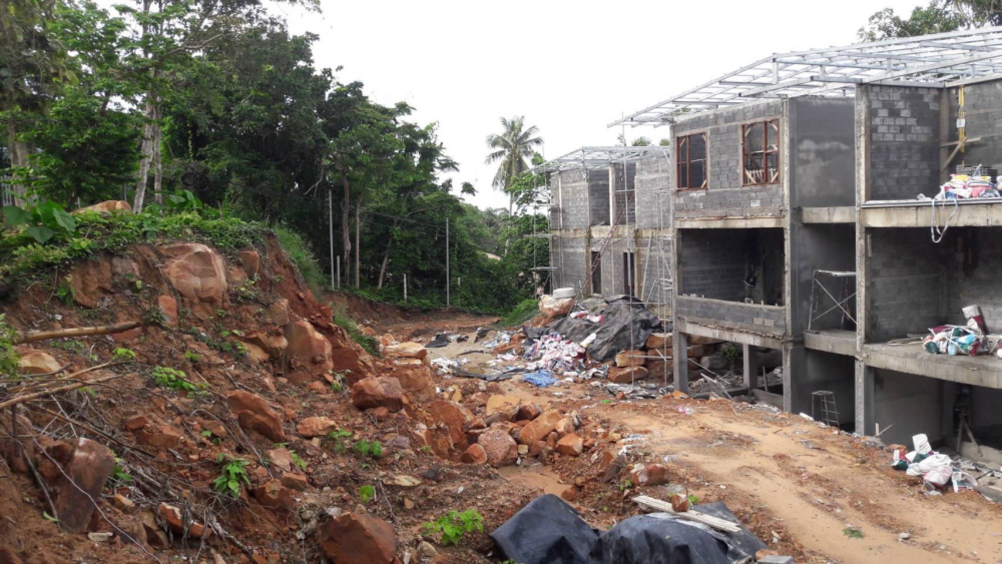Crackdown on illegal hotels, land encroachment on Koh Phi Phi