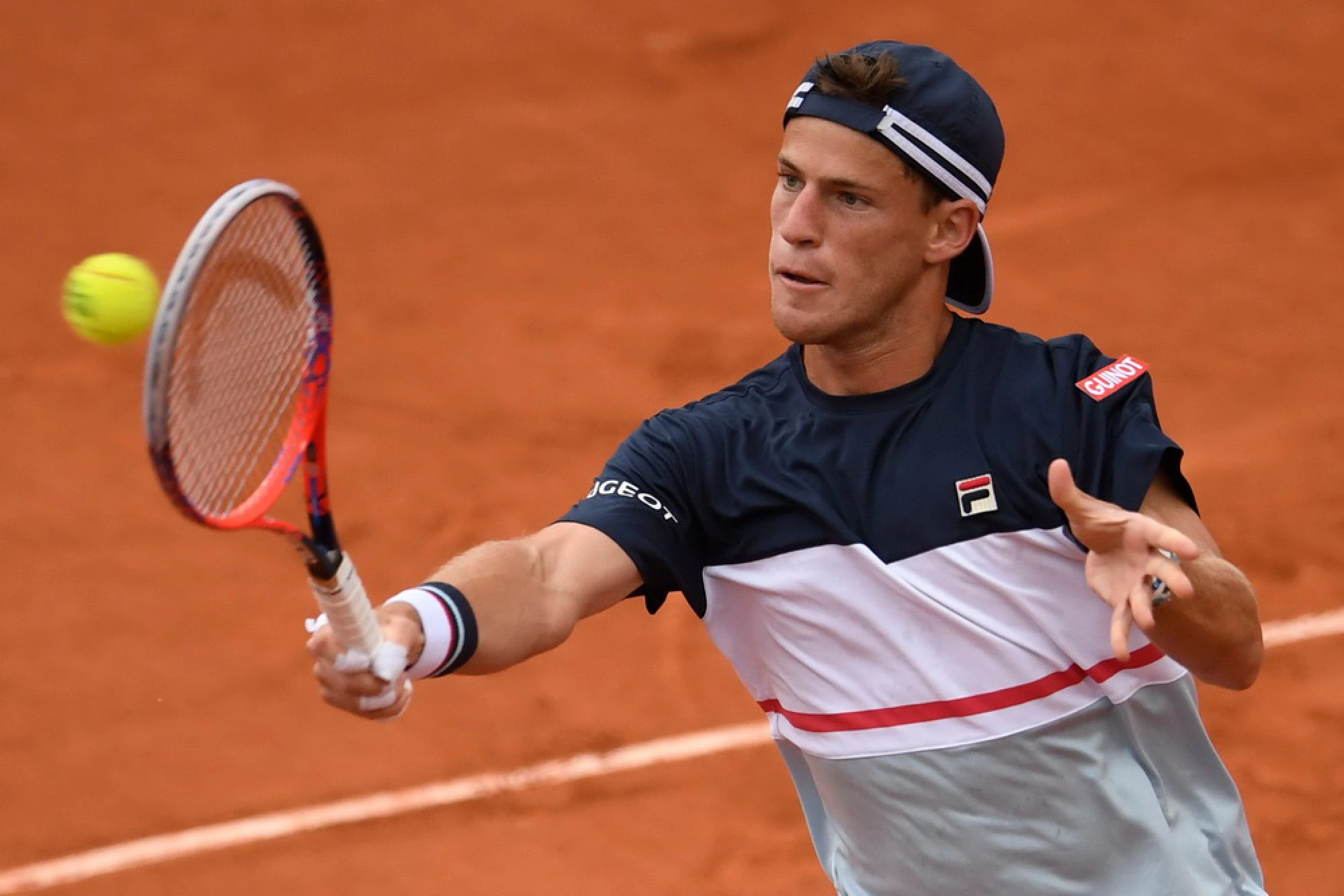 Rain cuts short Nadal fightback, Muguruza crushes Sharapova