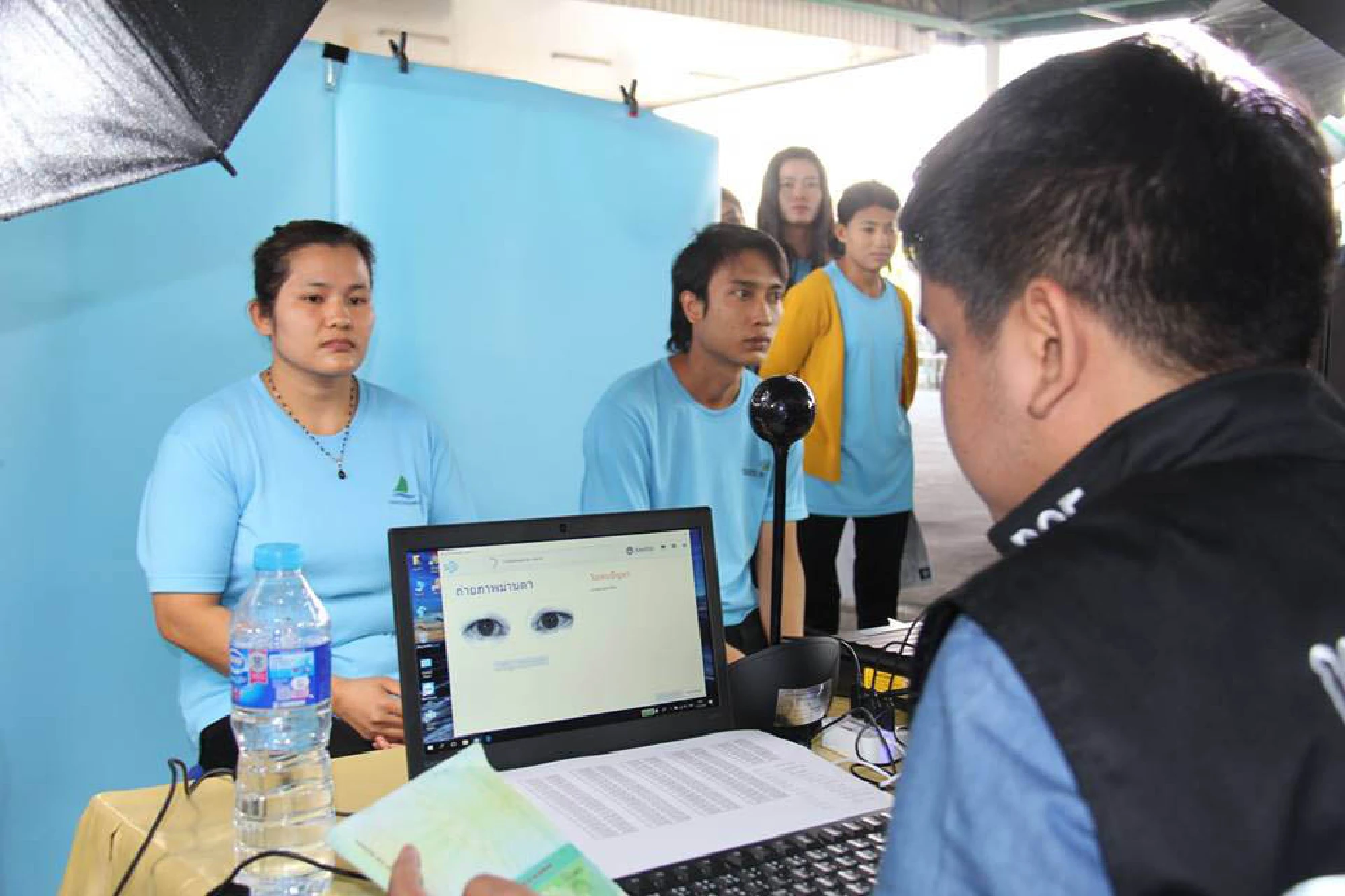 Iris scanning underway as coastal provinces register migrant workers
