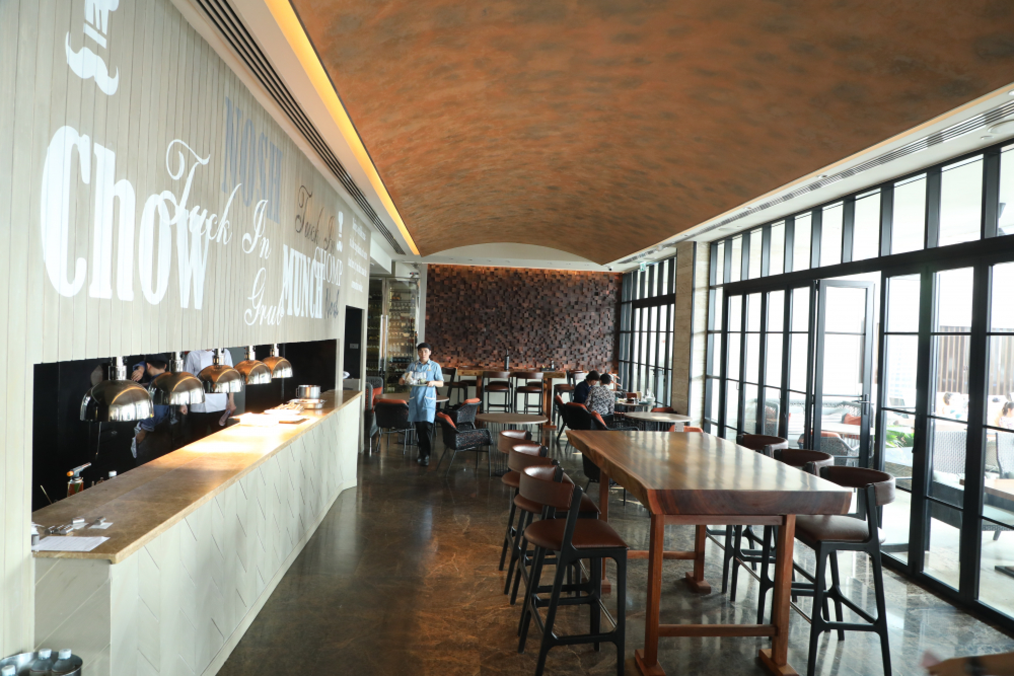 Blunos is here to play