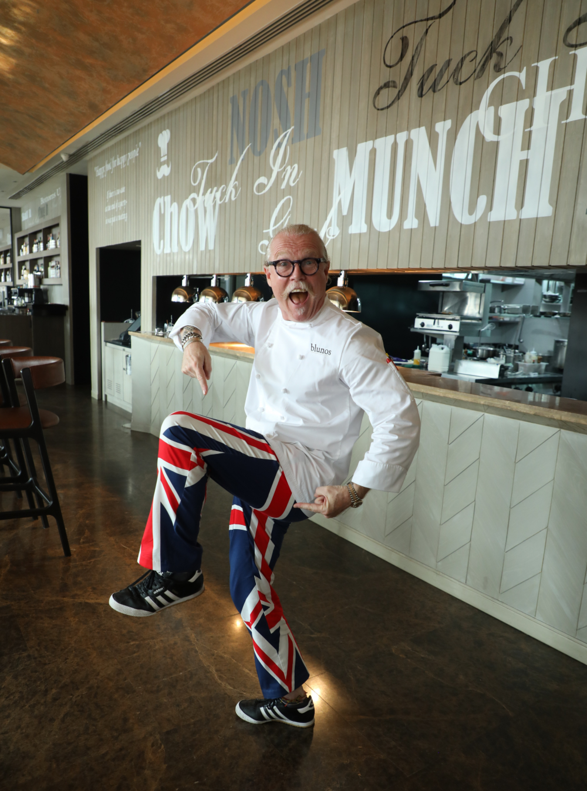 Blunos is here to play