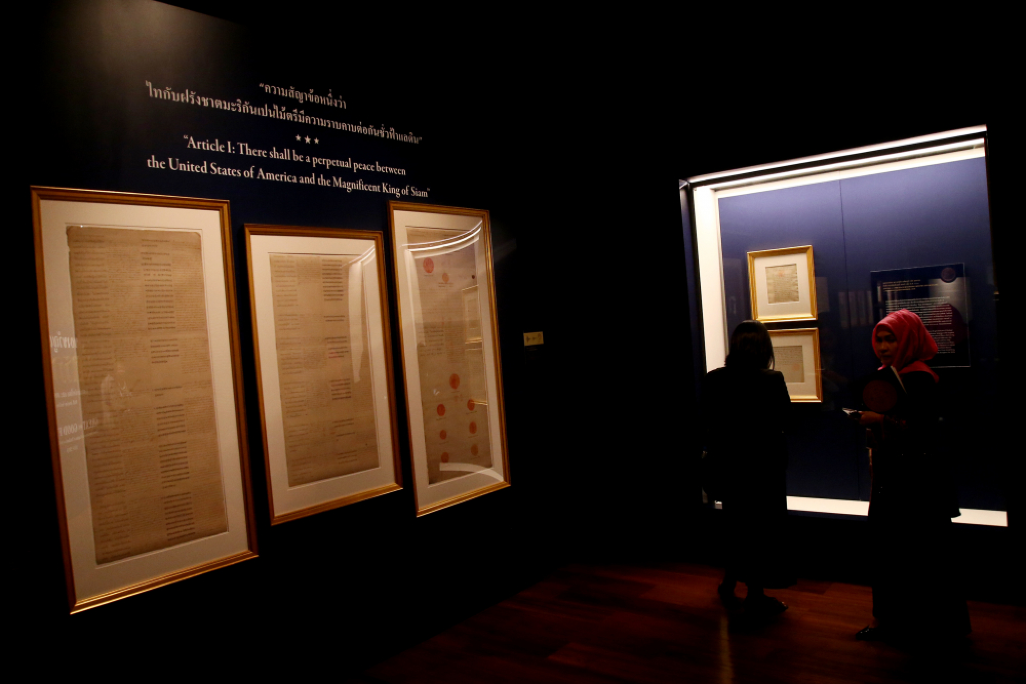 Royal symbols of friendship