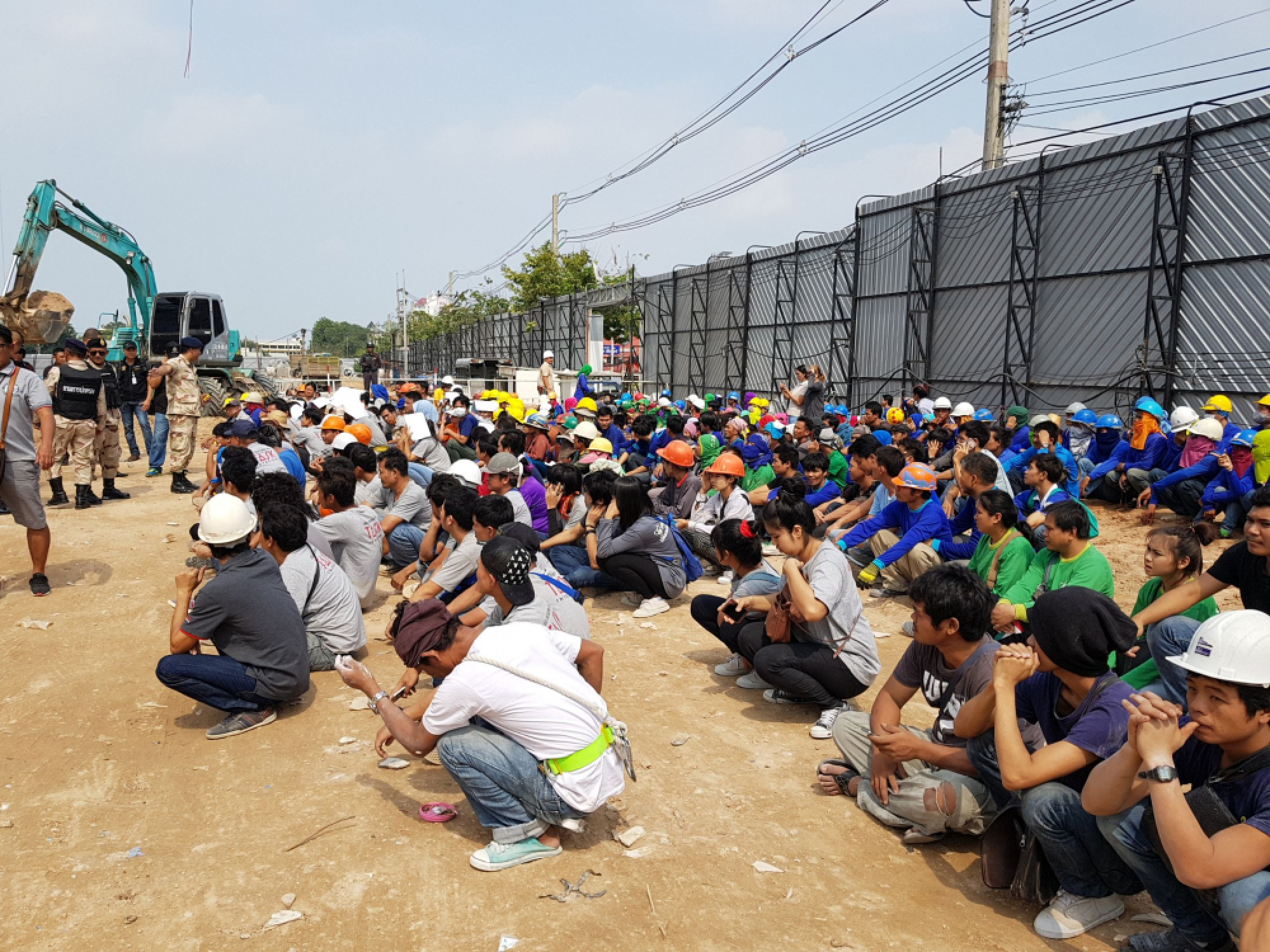 Authorities investigate Pattaya construction site for illegal workers