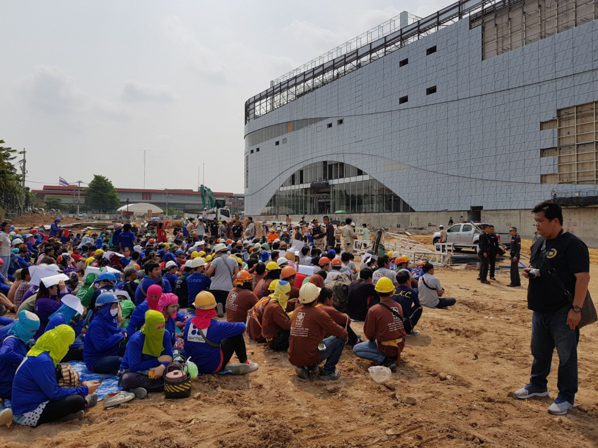 Authorities investigate Pattaya construction site for illegal workers
