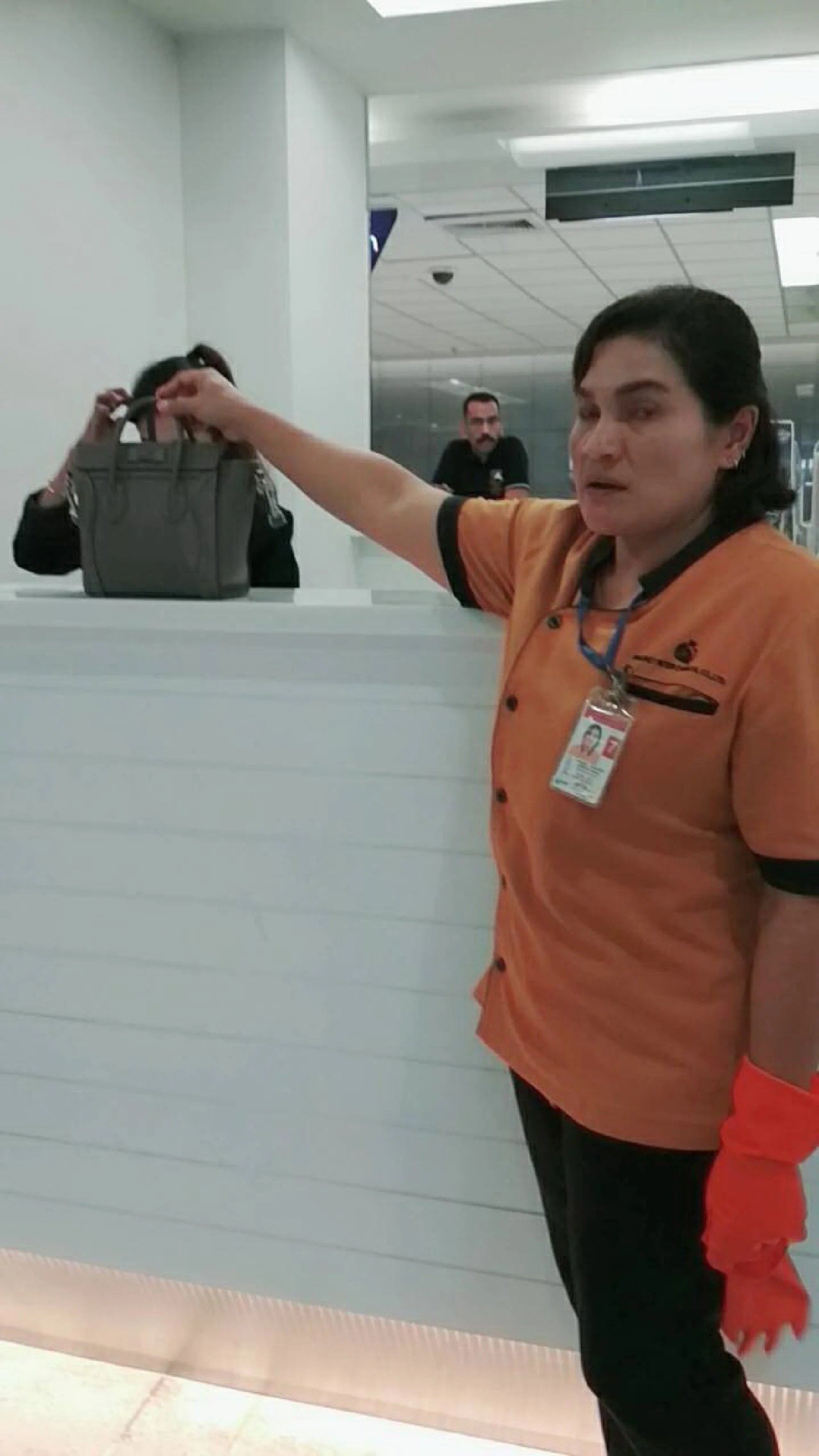 Phuket Airport cleaner returns 600,000 Baht worth of valuables