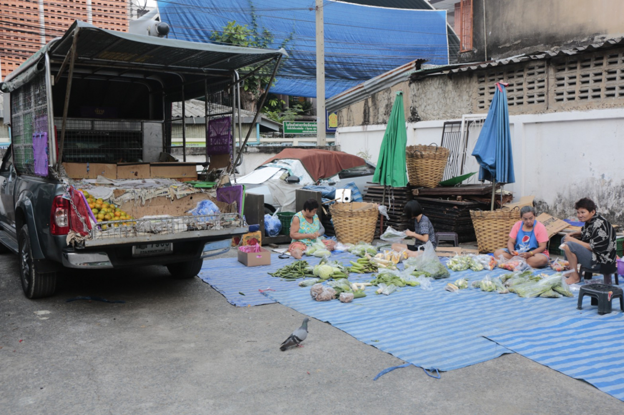 Mini Big C trucks prompt concern from mom-and-pop vendors and ‘pumpuang’ trucks