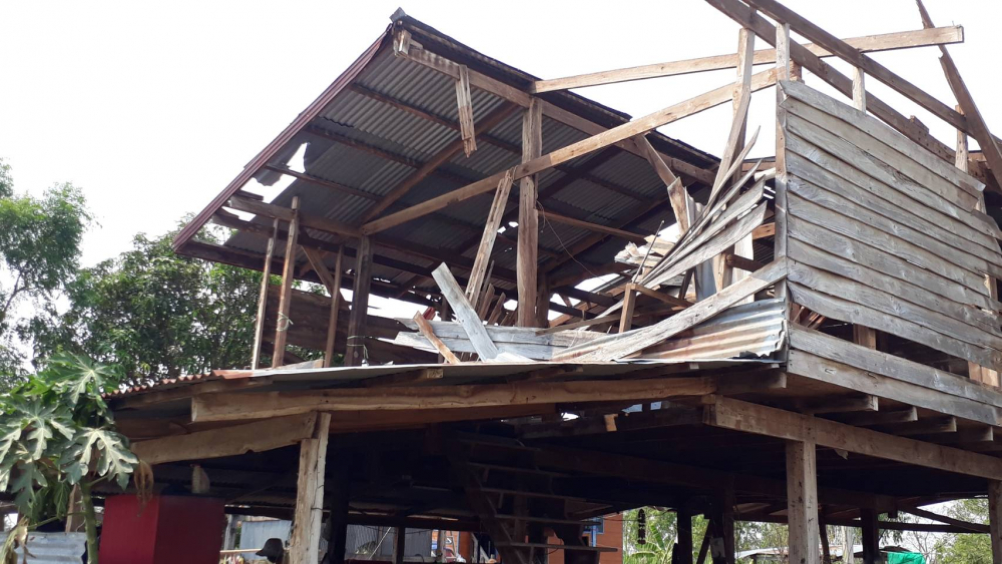One dead, over 1,200 houses damaged by thunderstorms in 24 provinces
