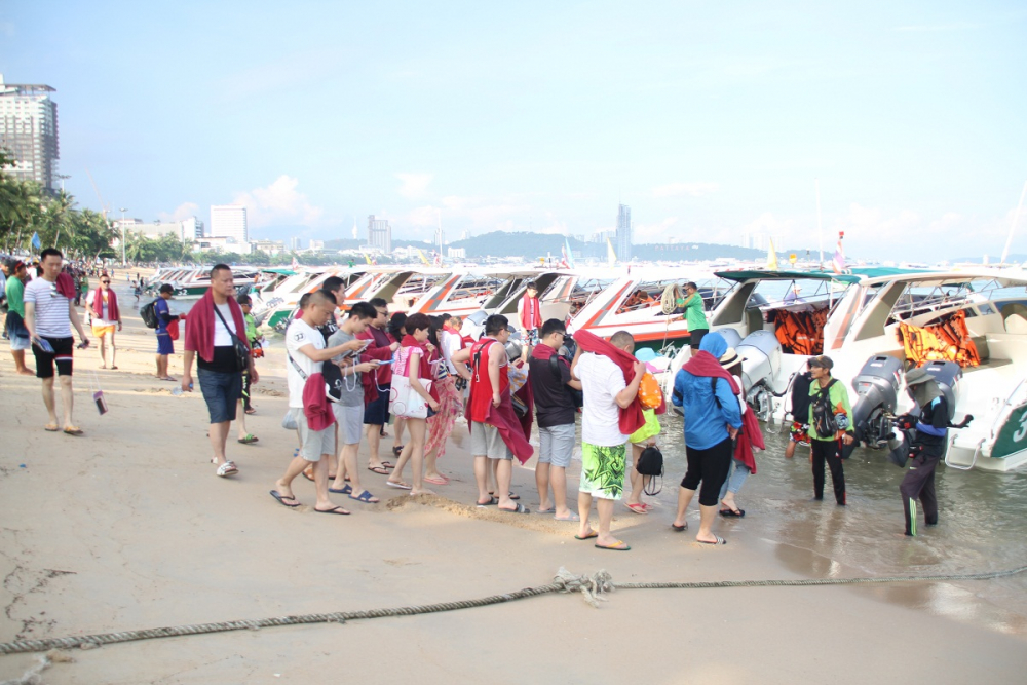 Tourist boat operators continue to use beachfront despite order