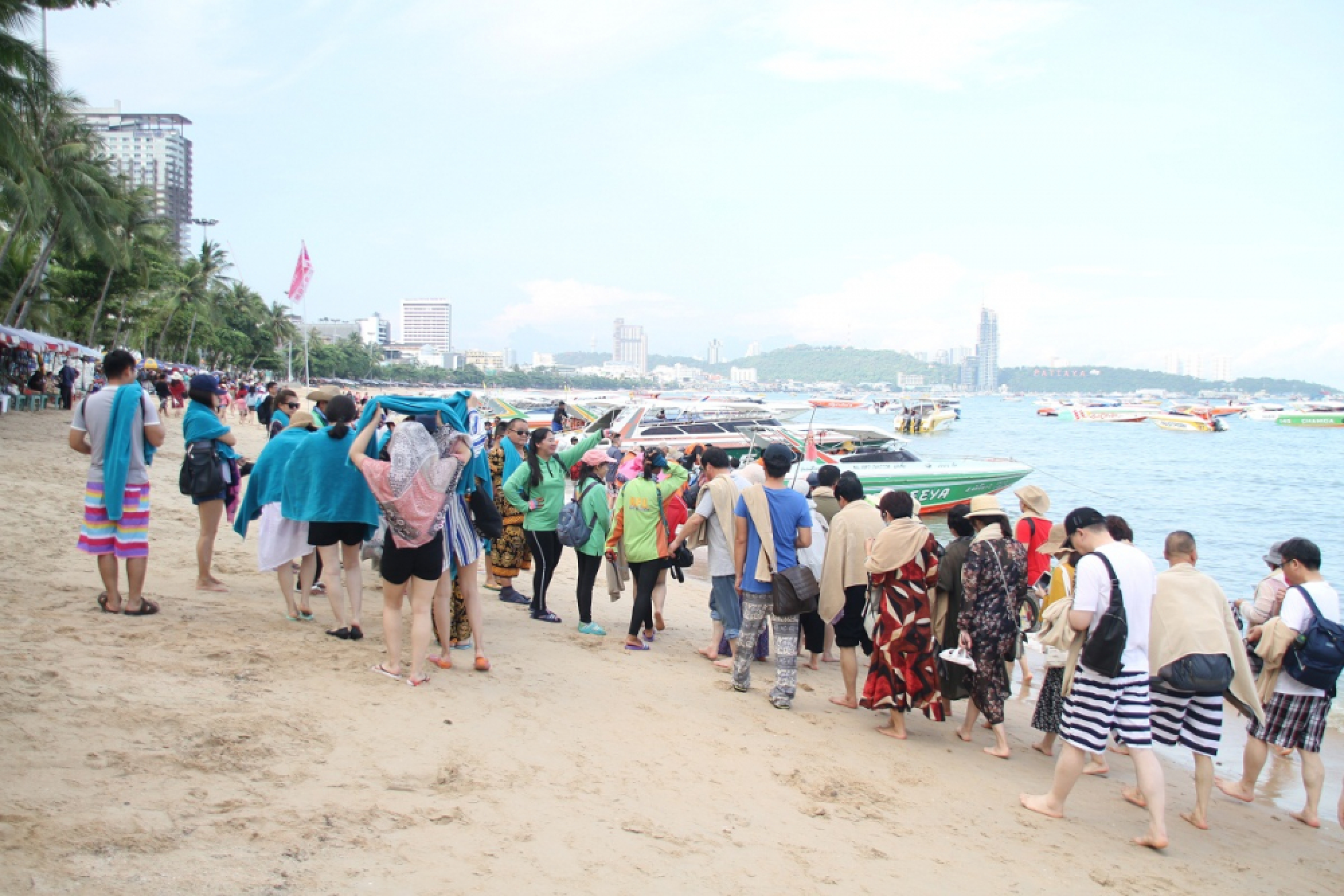 Tourist boat operators continue to use beachfront despite order