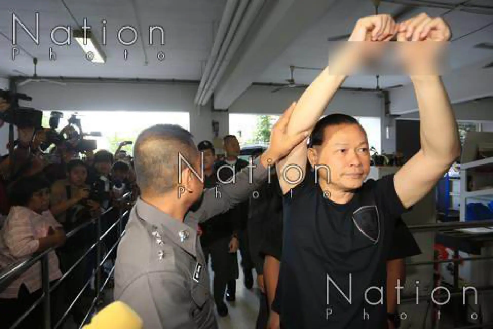 Santhana defiant, awarded Bt300,000 bail on extortion charges