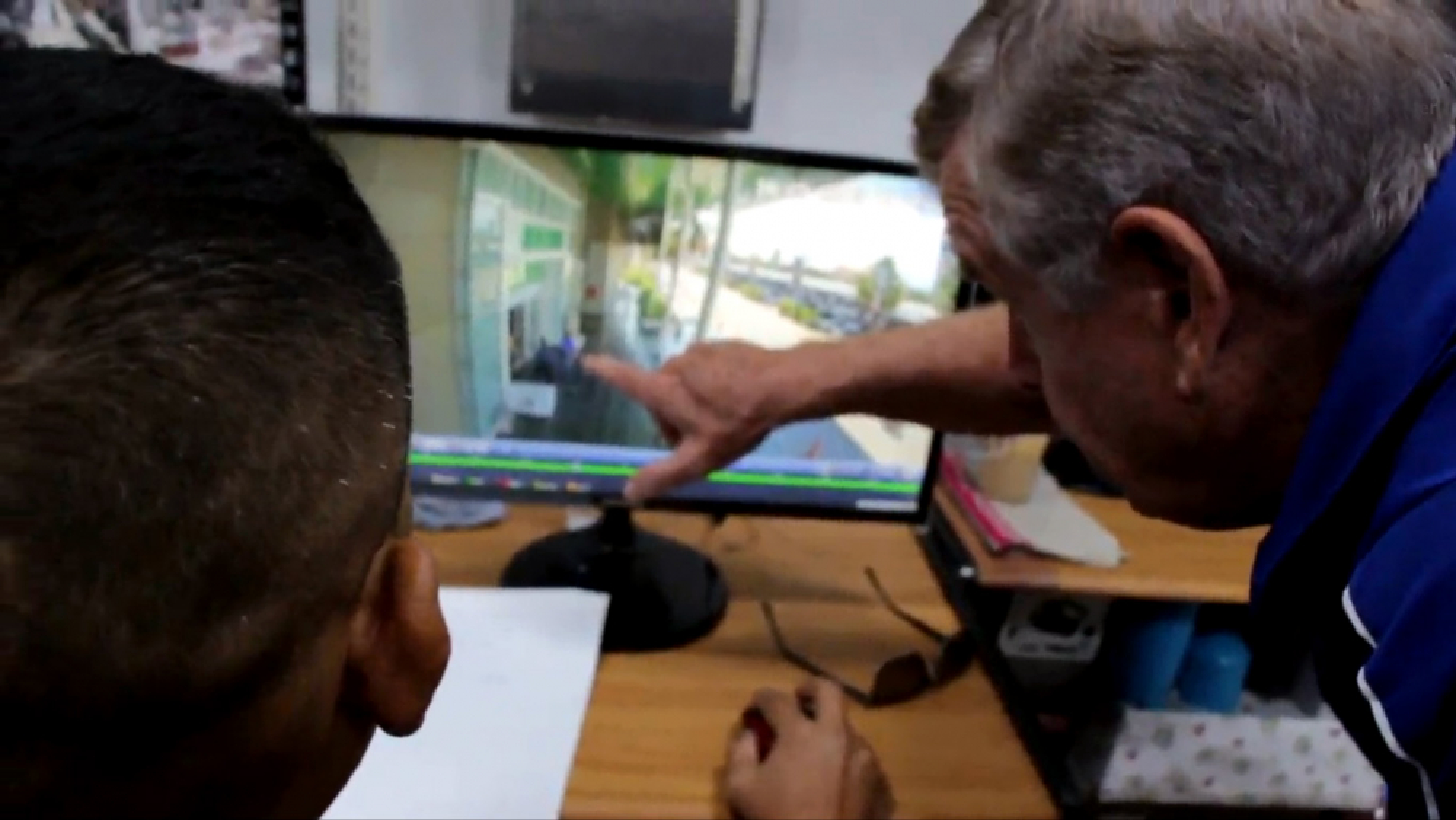 Police seek cleaner after US man loses Bt200,000 cash at Surin mall