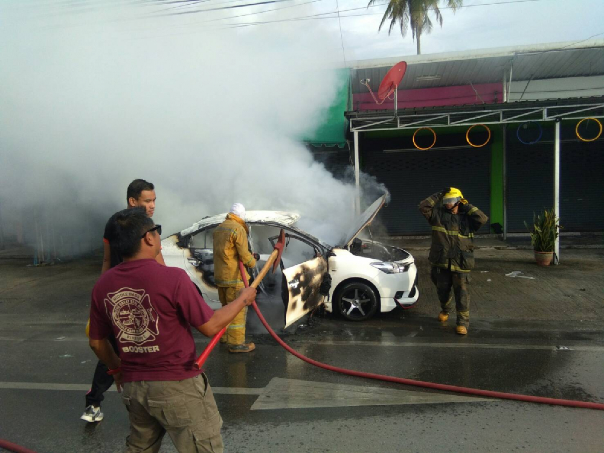 Three escape burning vehicle in Wichit