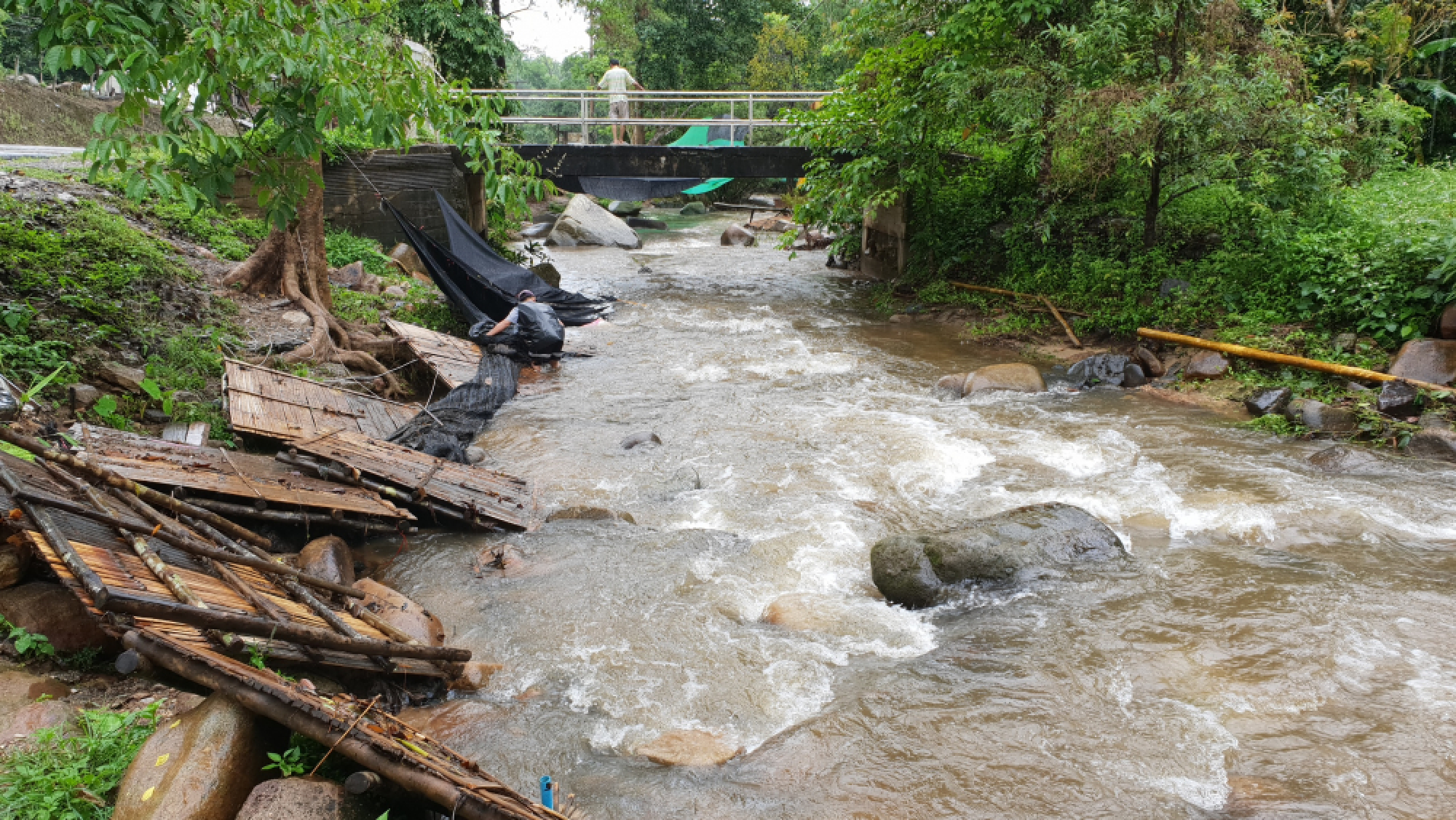 Popular Chiang Rai waterfall closed after flash flood