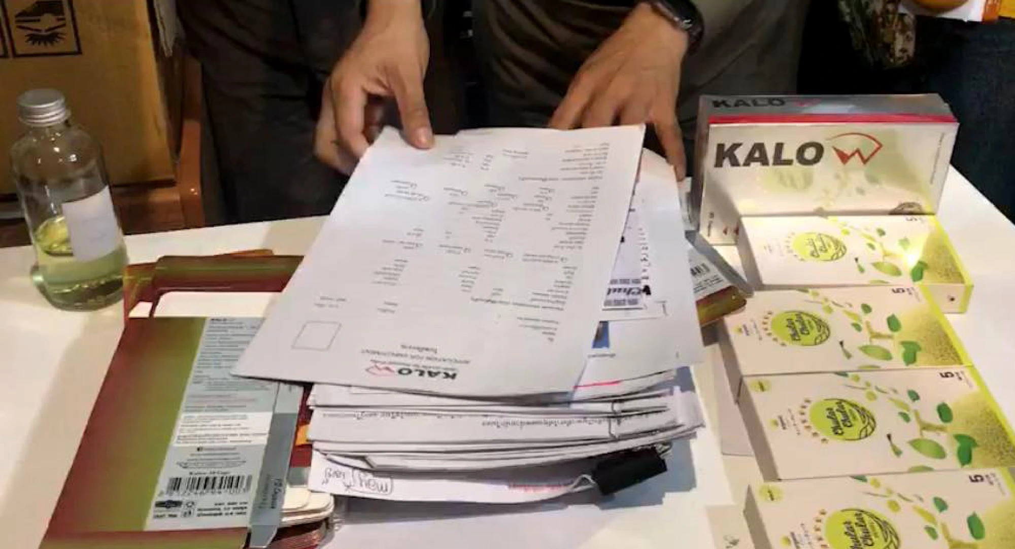 Police, FDA raid premises of maker of sibutramine-laced food supplements