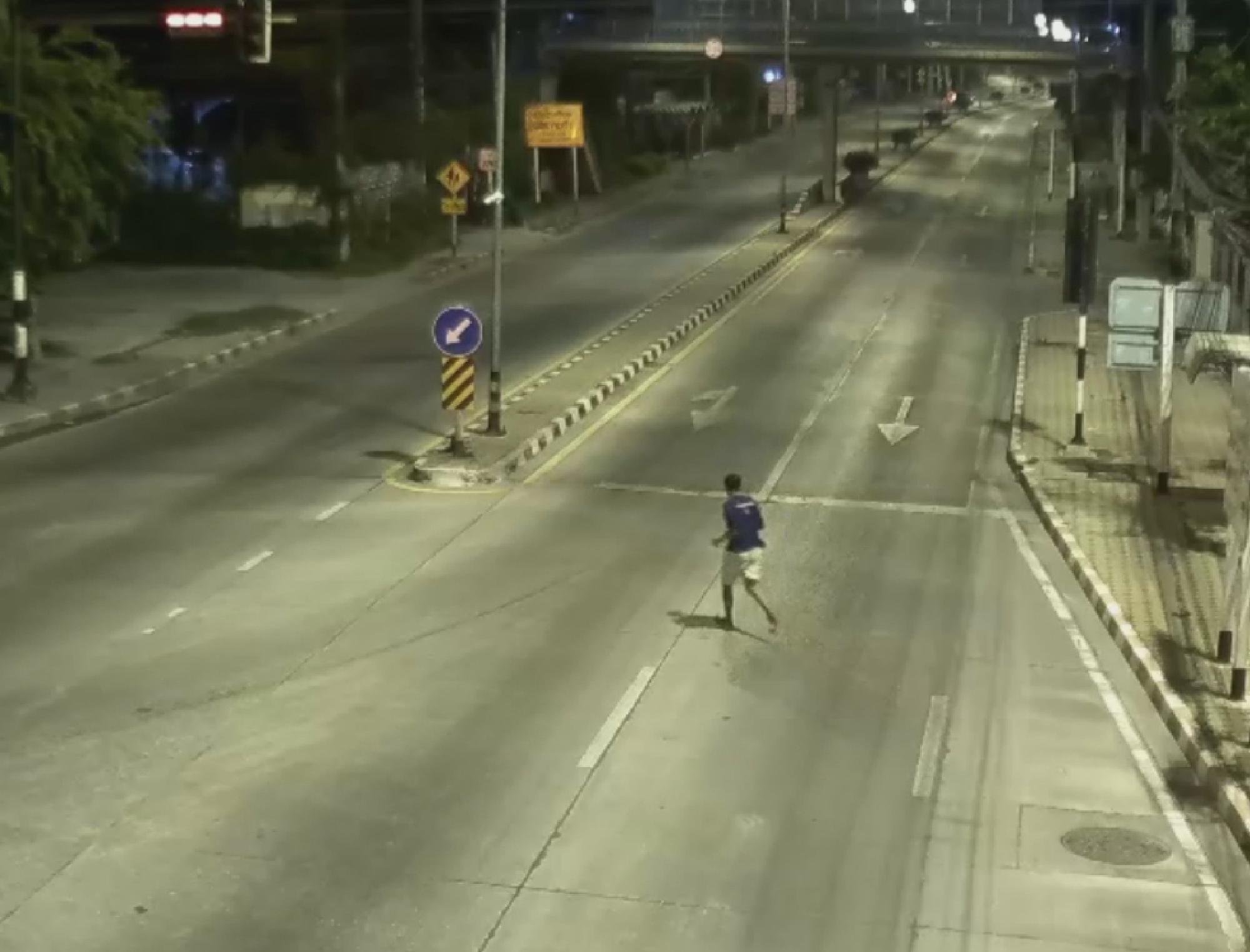 Suphan Buri suspect cuts through police bars