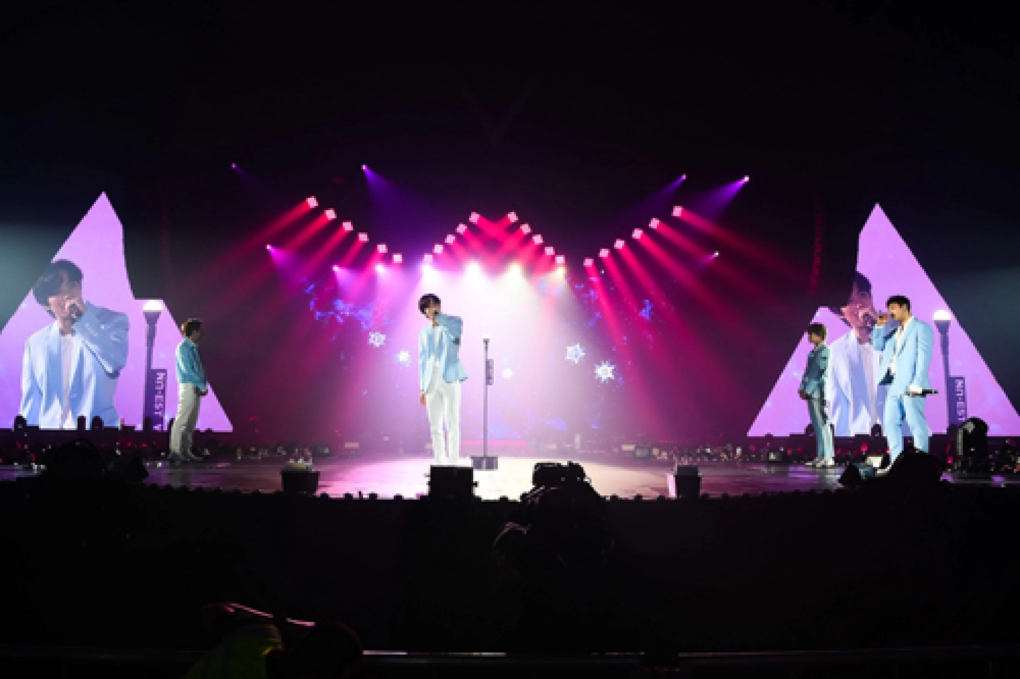 Nu’est W show what’s new