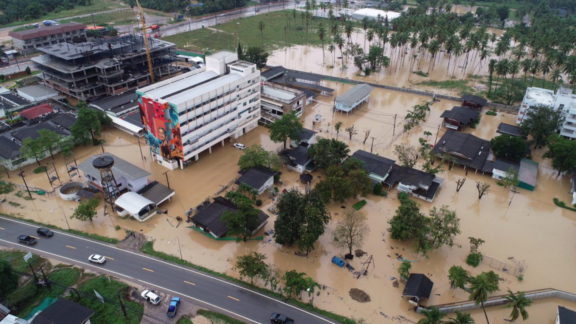 Floodwater at Bang Saphan Hospital subsides