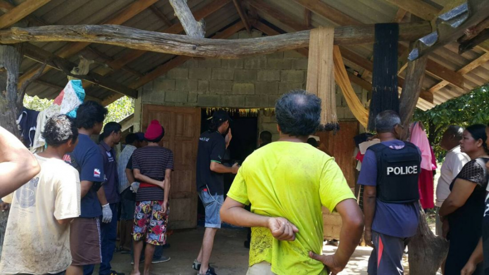 Man charged with killing wife, holding children hostage in Krabi